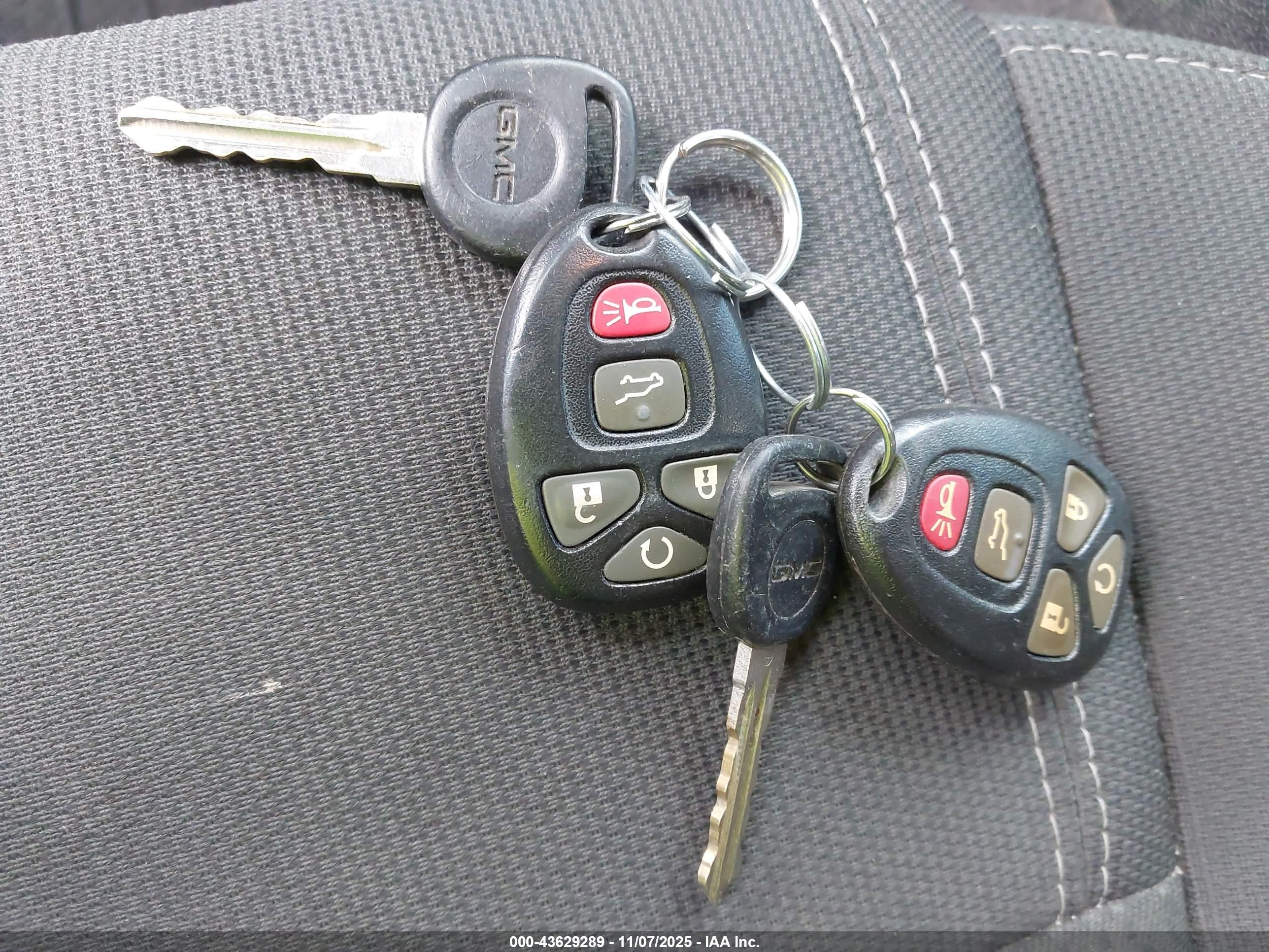 GMC ACADIA image 11