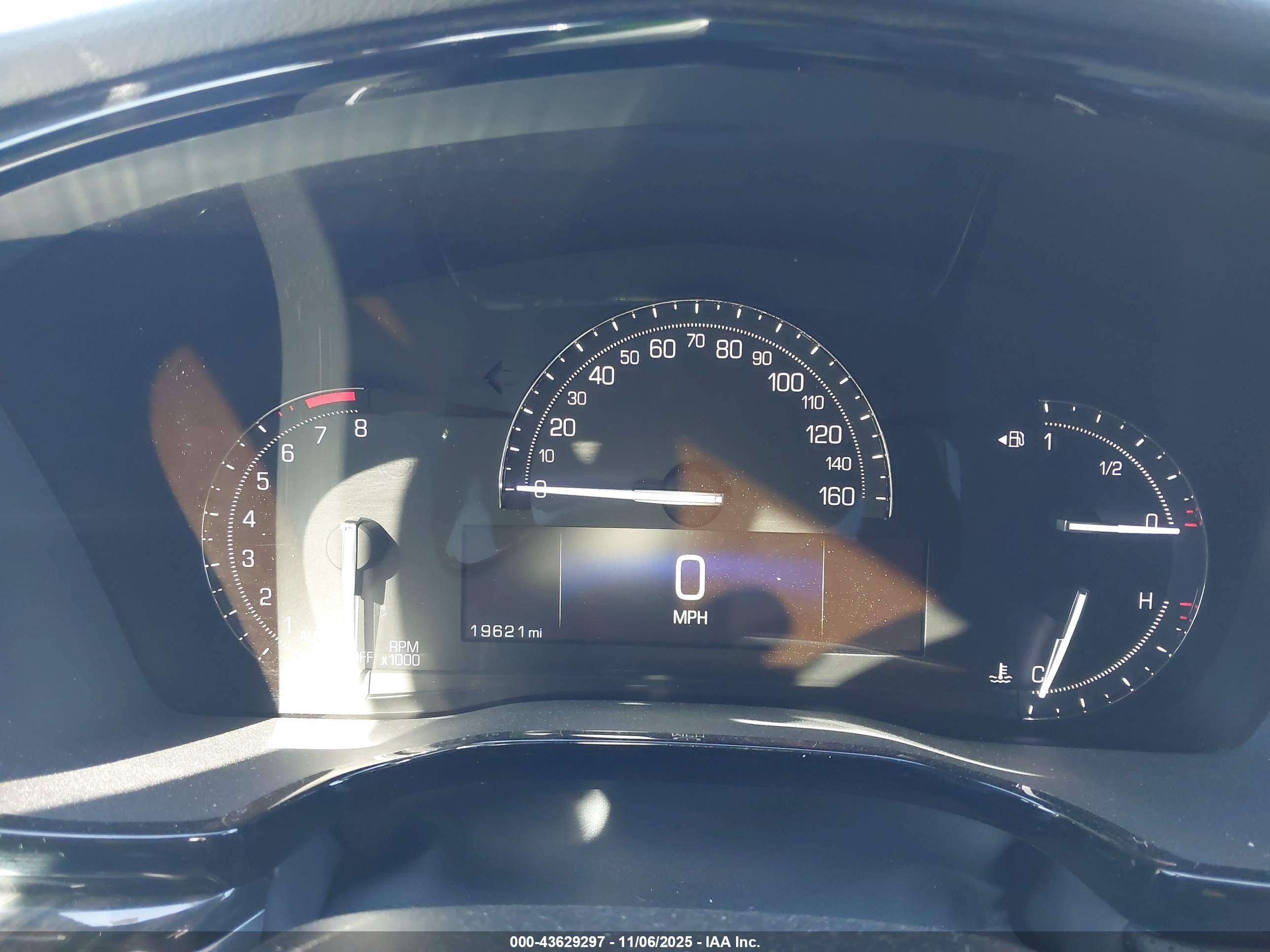CADILLAC XT5 image 7