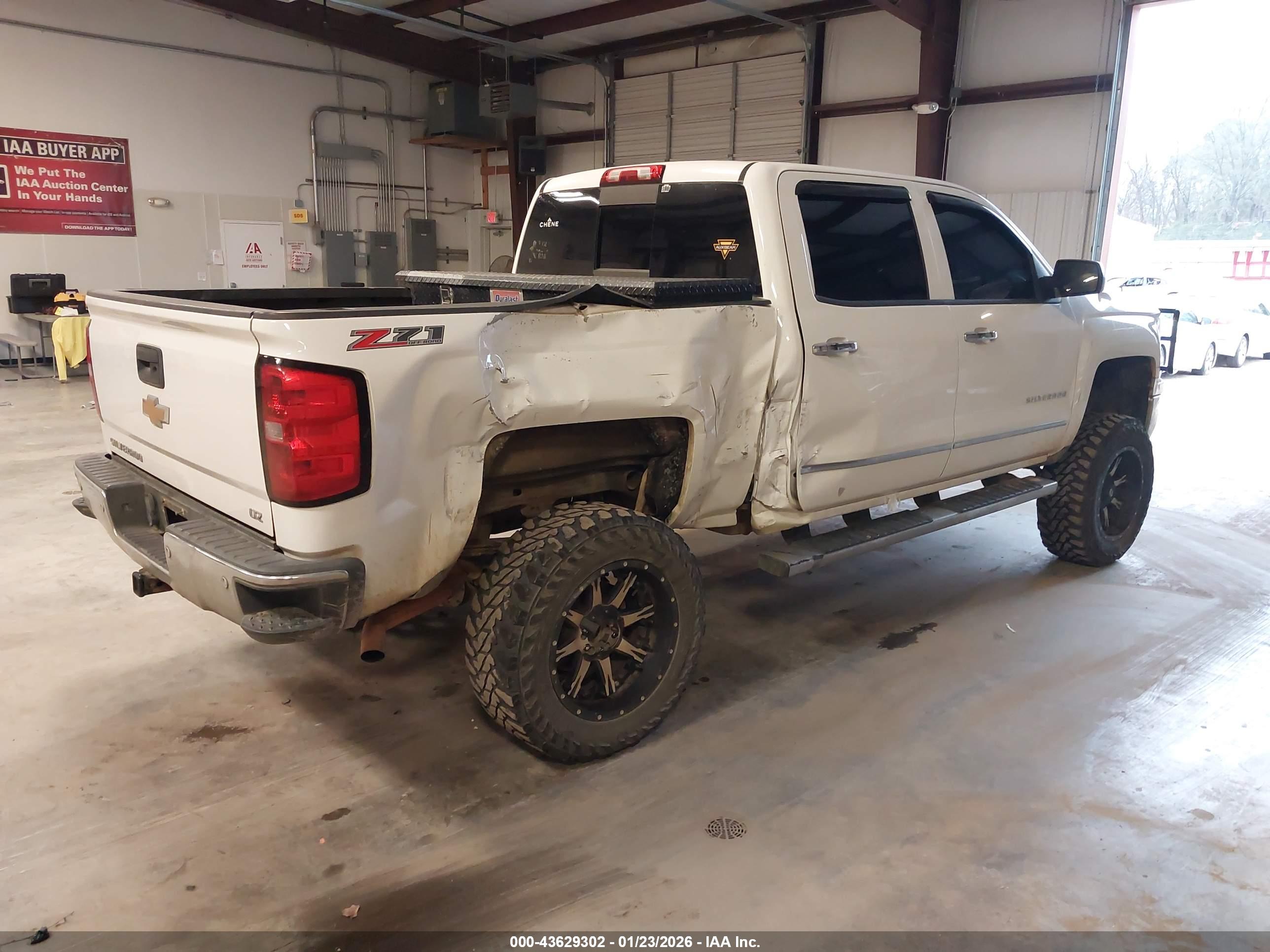 CHEVROLET SILVERADO image 4