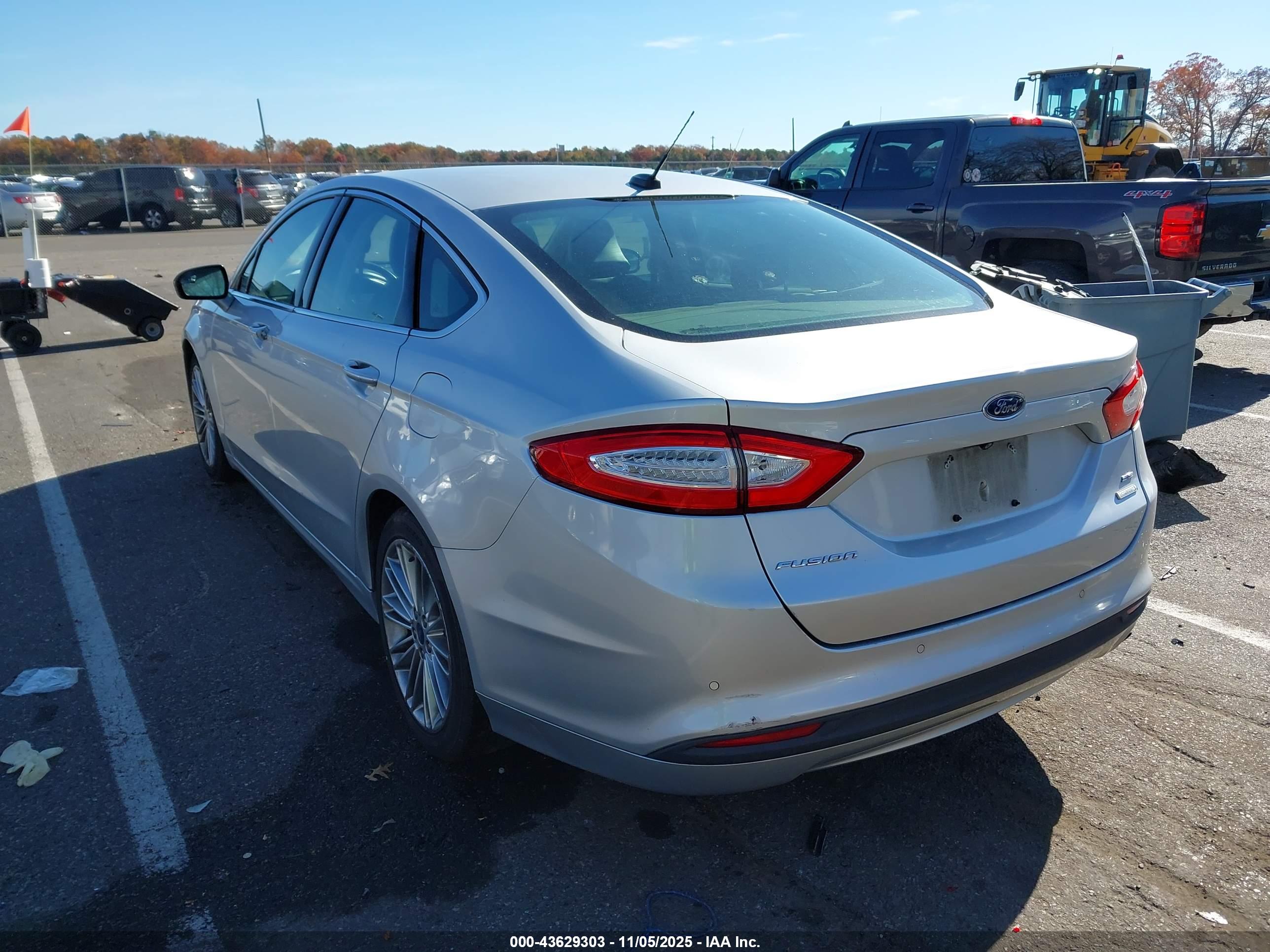FORD FUSION image 3