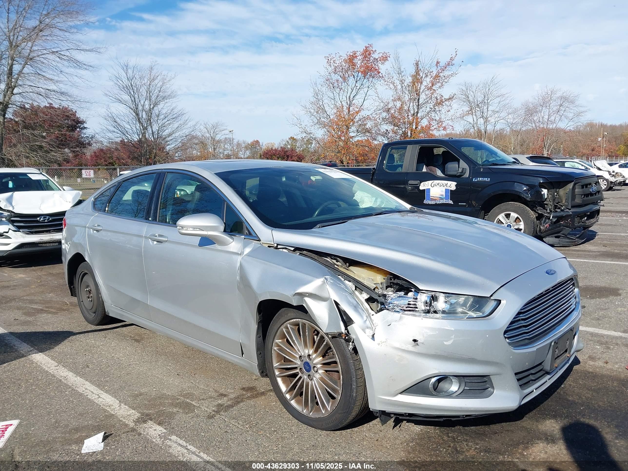 FORD FUSION image 6
