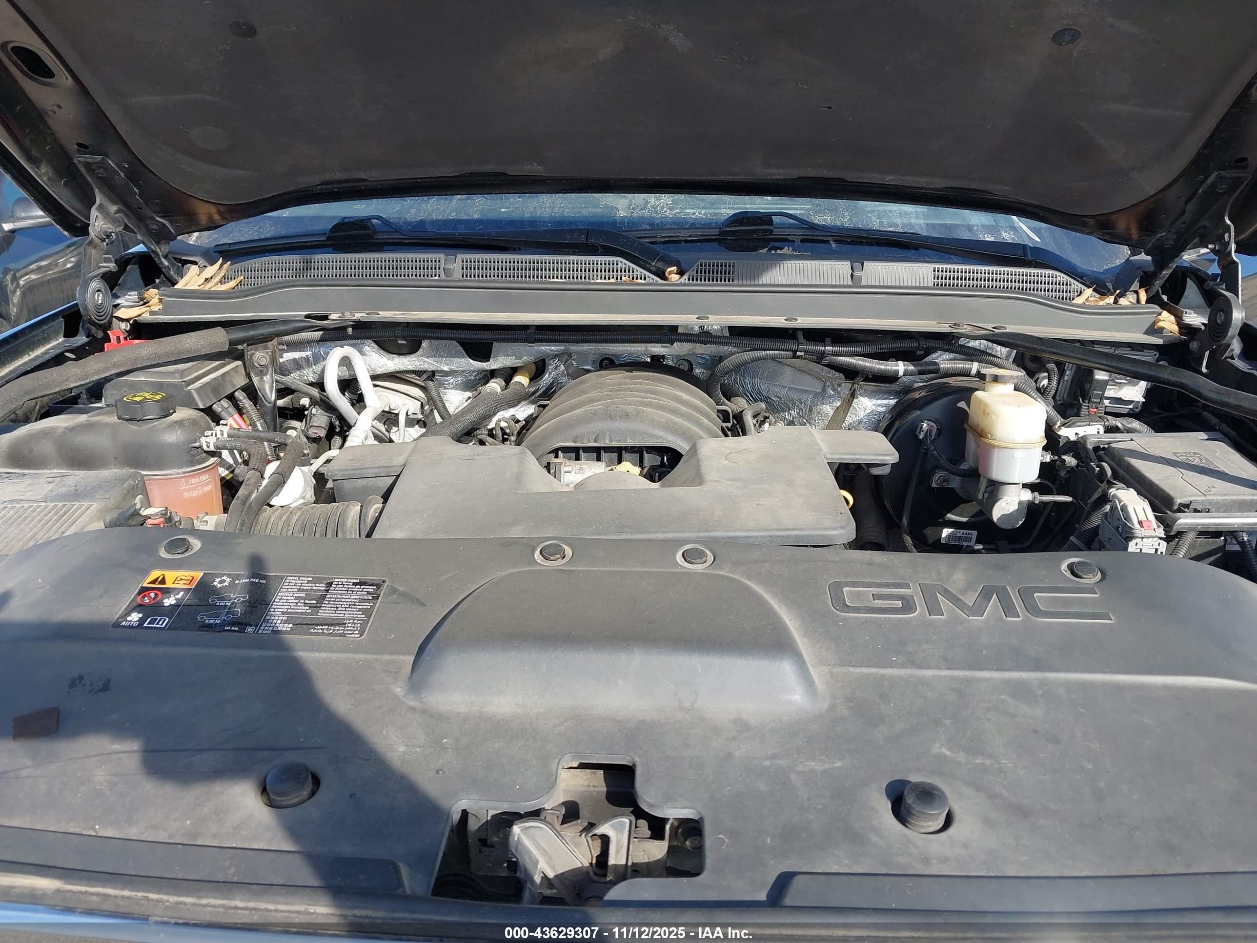 GMC YUKON image 10