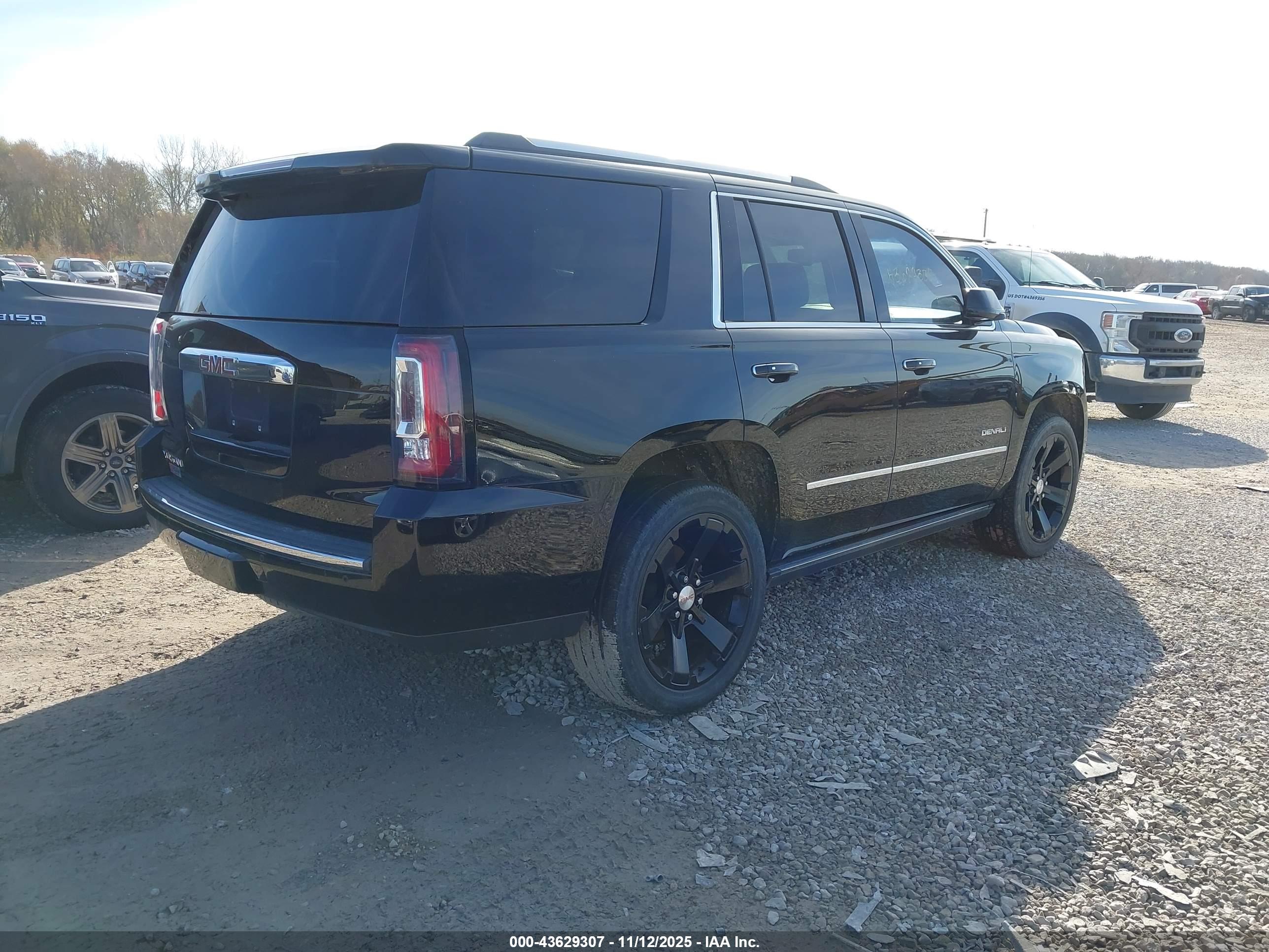 GMC YUKON image 4