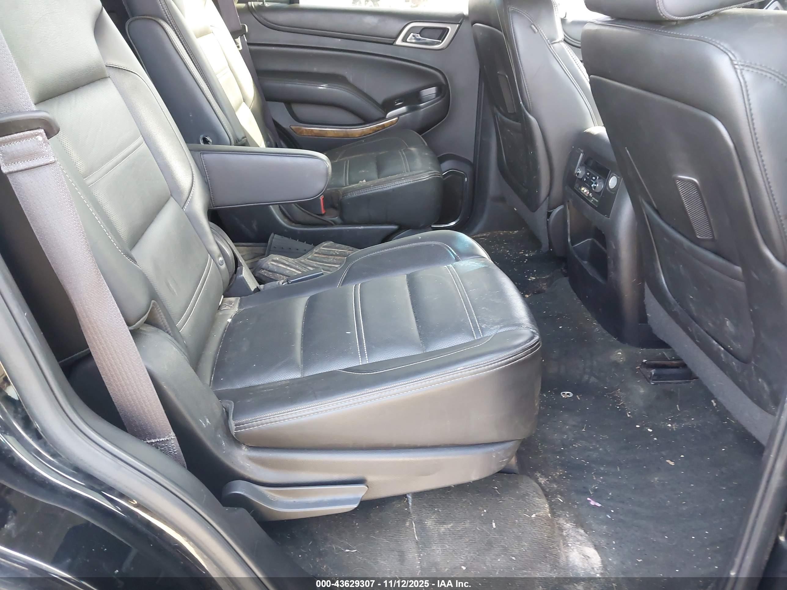 GMC YUKON image 8