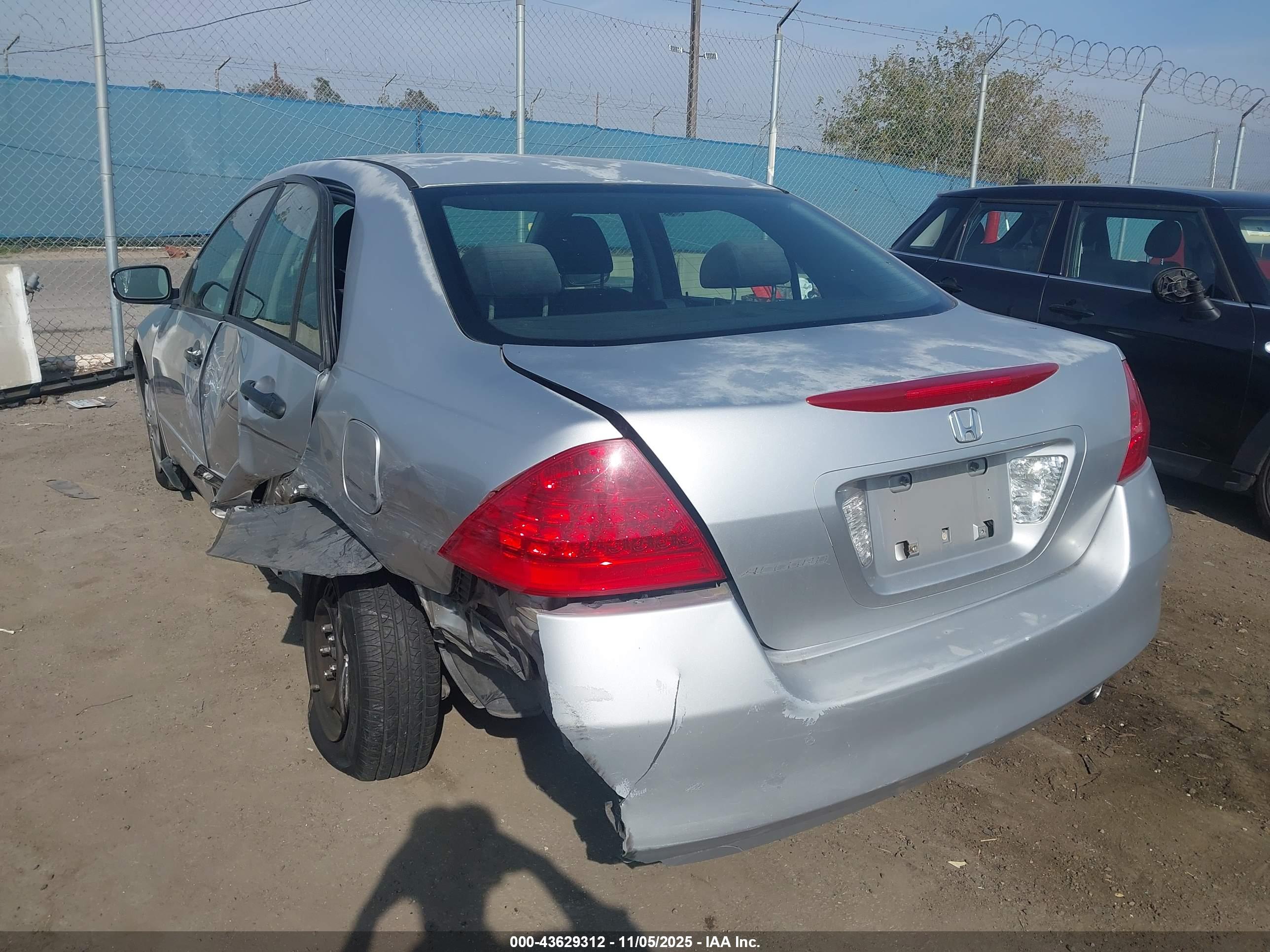 HONDA ACCORD image 3