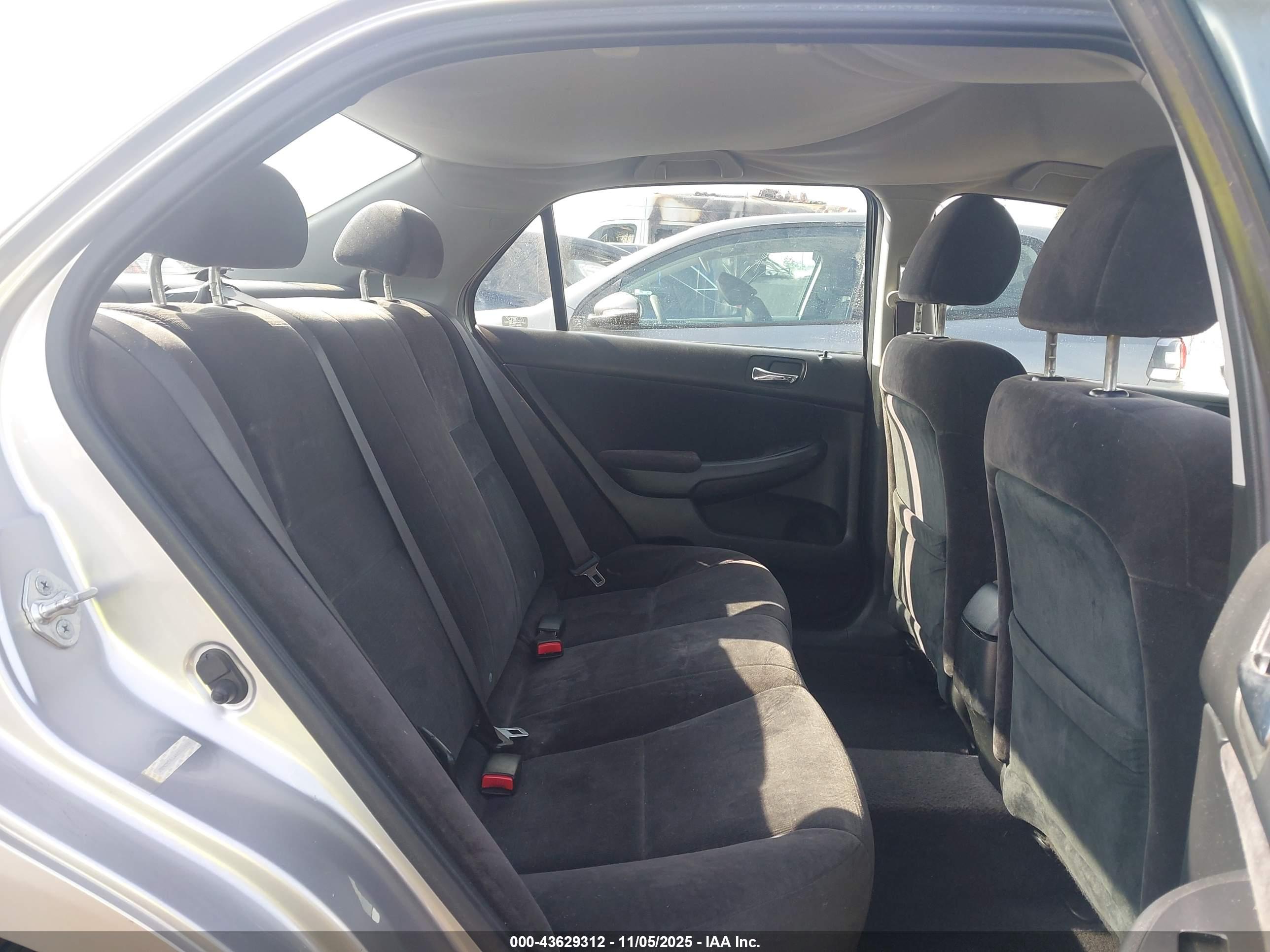 HONDA ACCORD image 8
