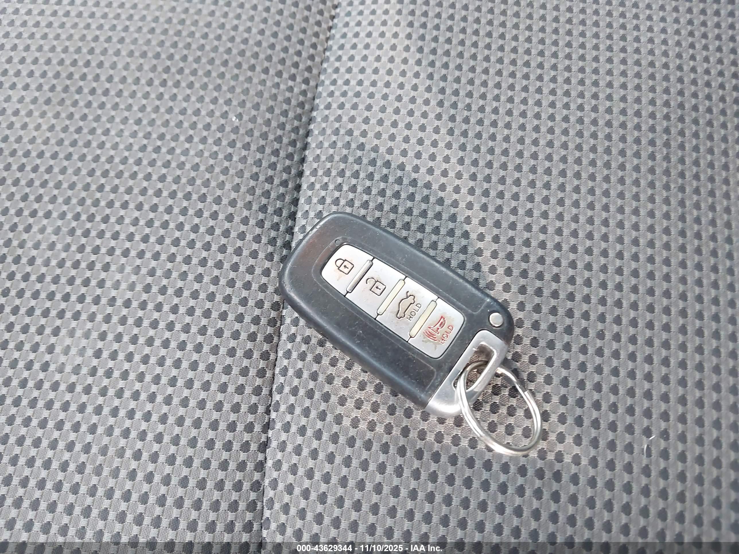HYUNDAI SONATA image 11