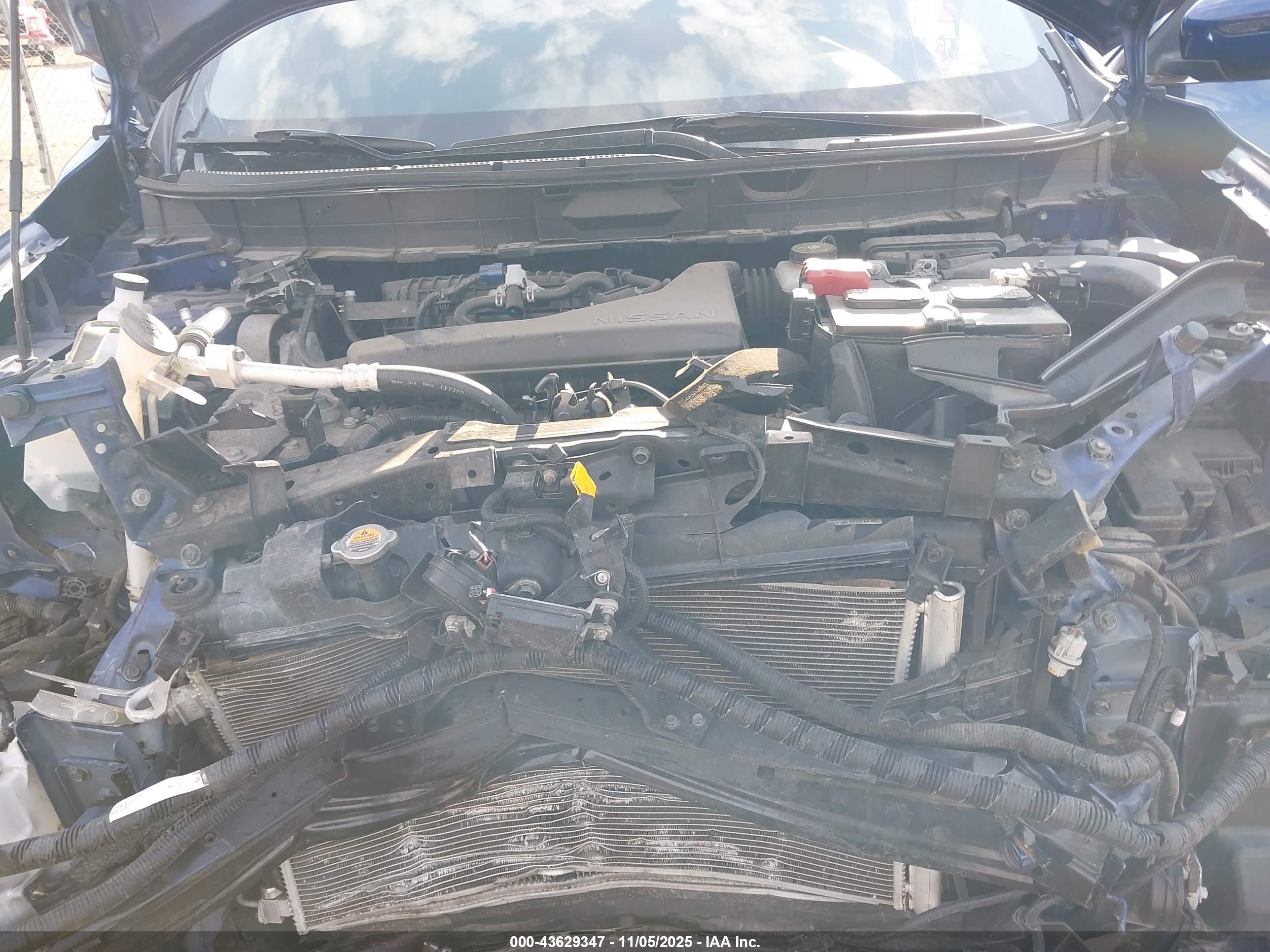 NISSAN ROGUE image 10