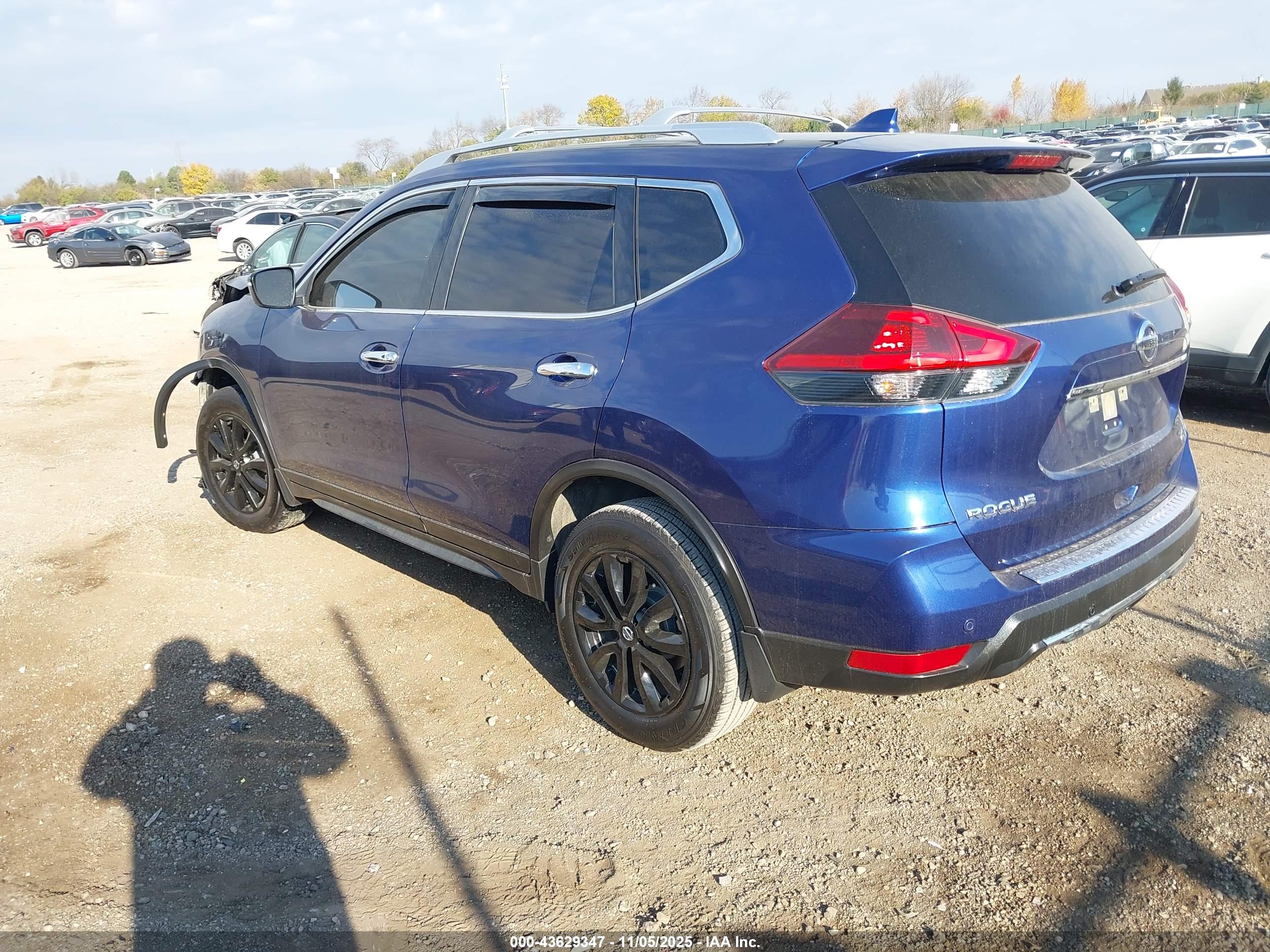 NISSAN ROGUE image 3