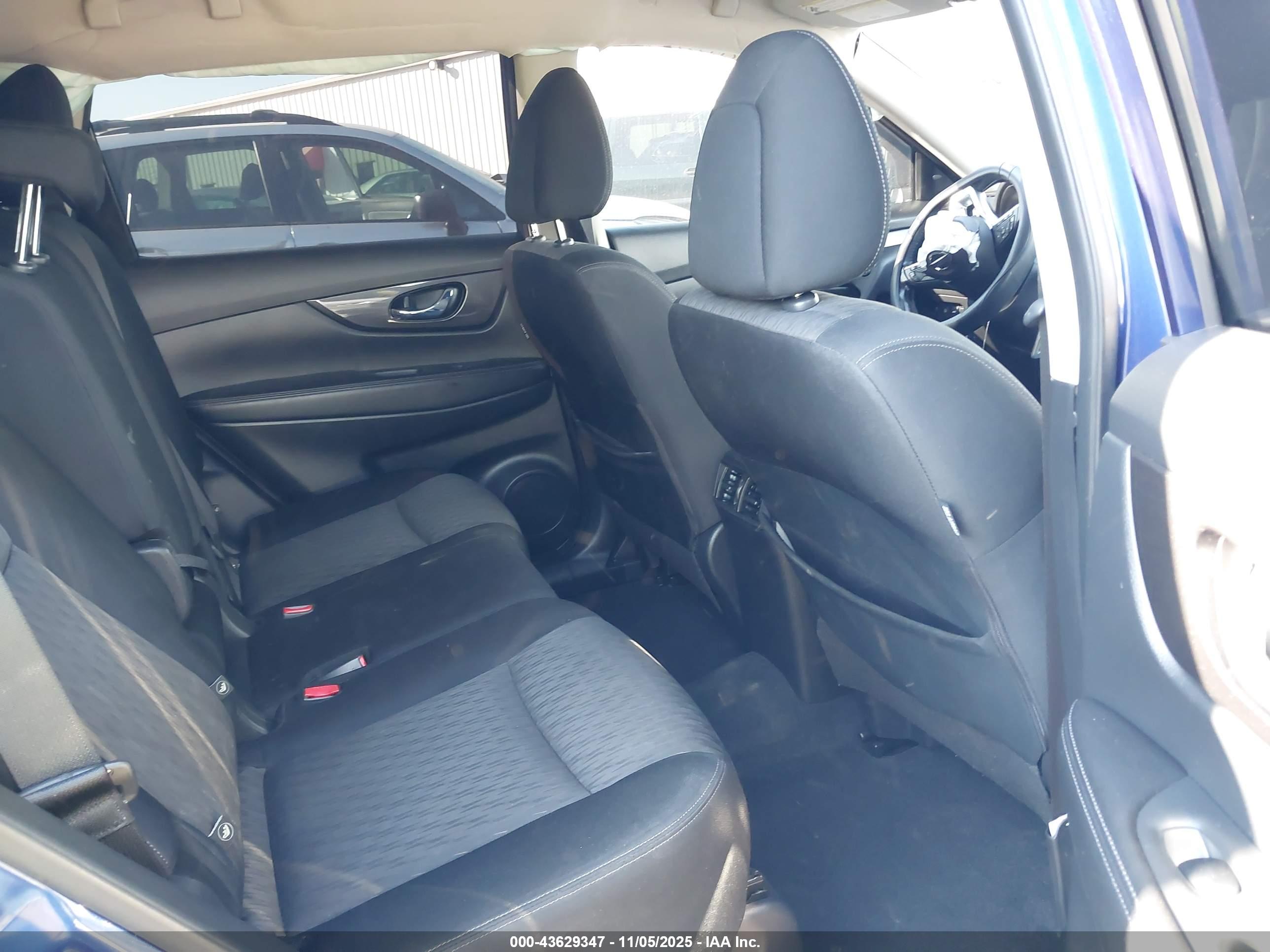 NISSAN ROGUE image 8
