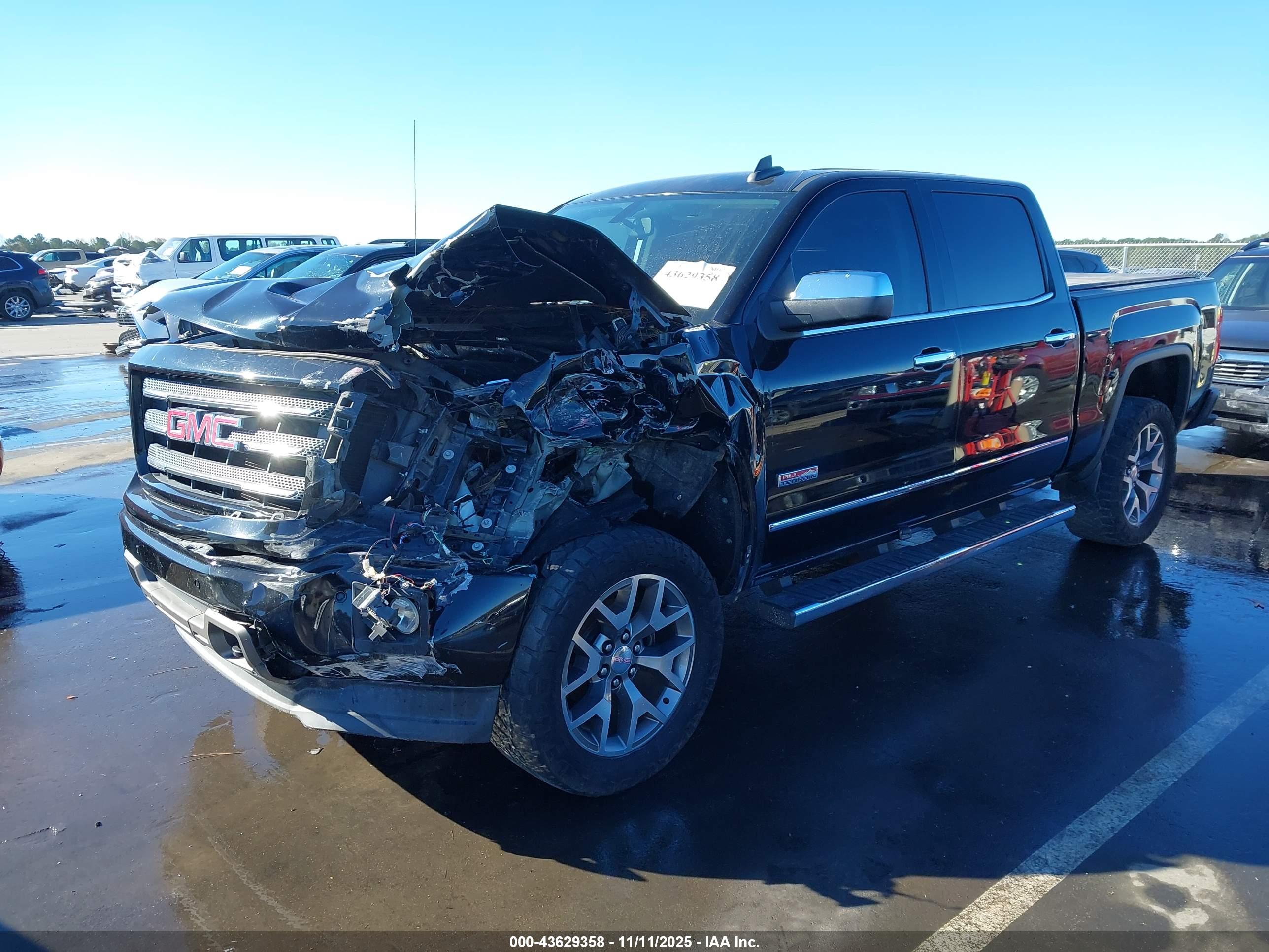 GMC SIERRA image 2