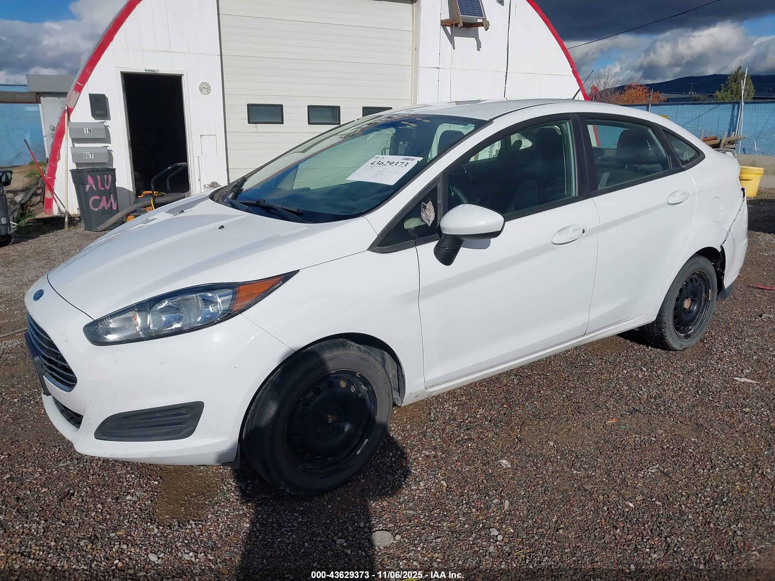 FORD FIESTA image 2