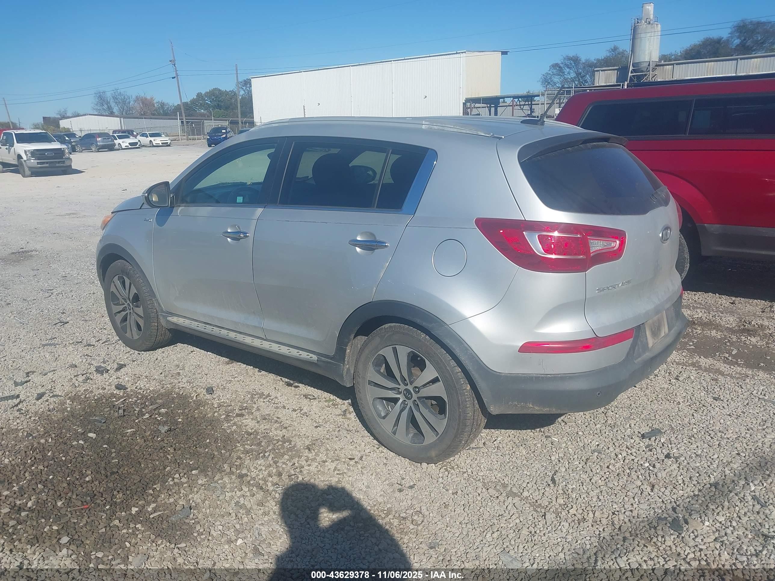 KIA SPORTAGE image 3