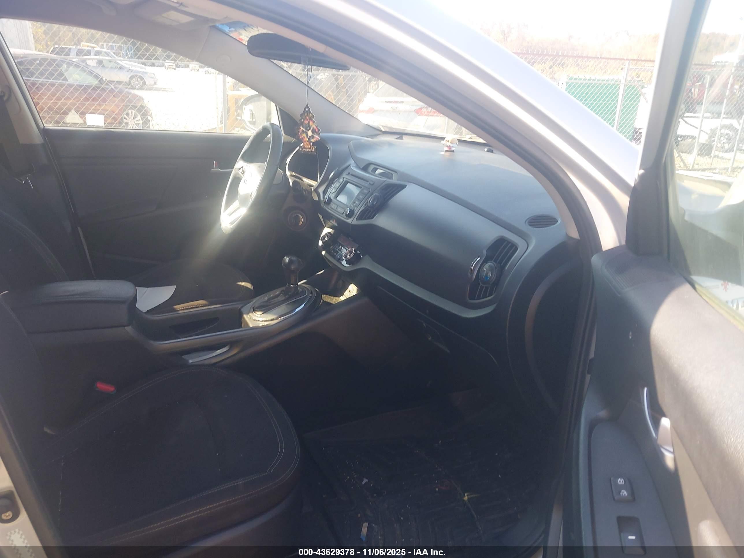 KIA SPORTAGE image 5