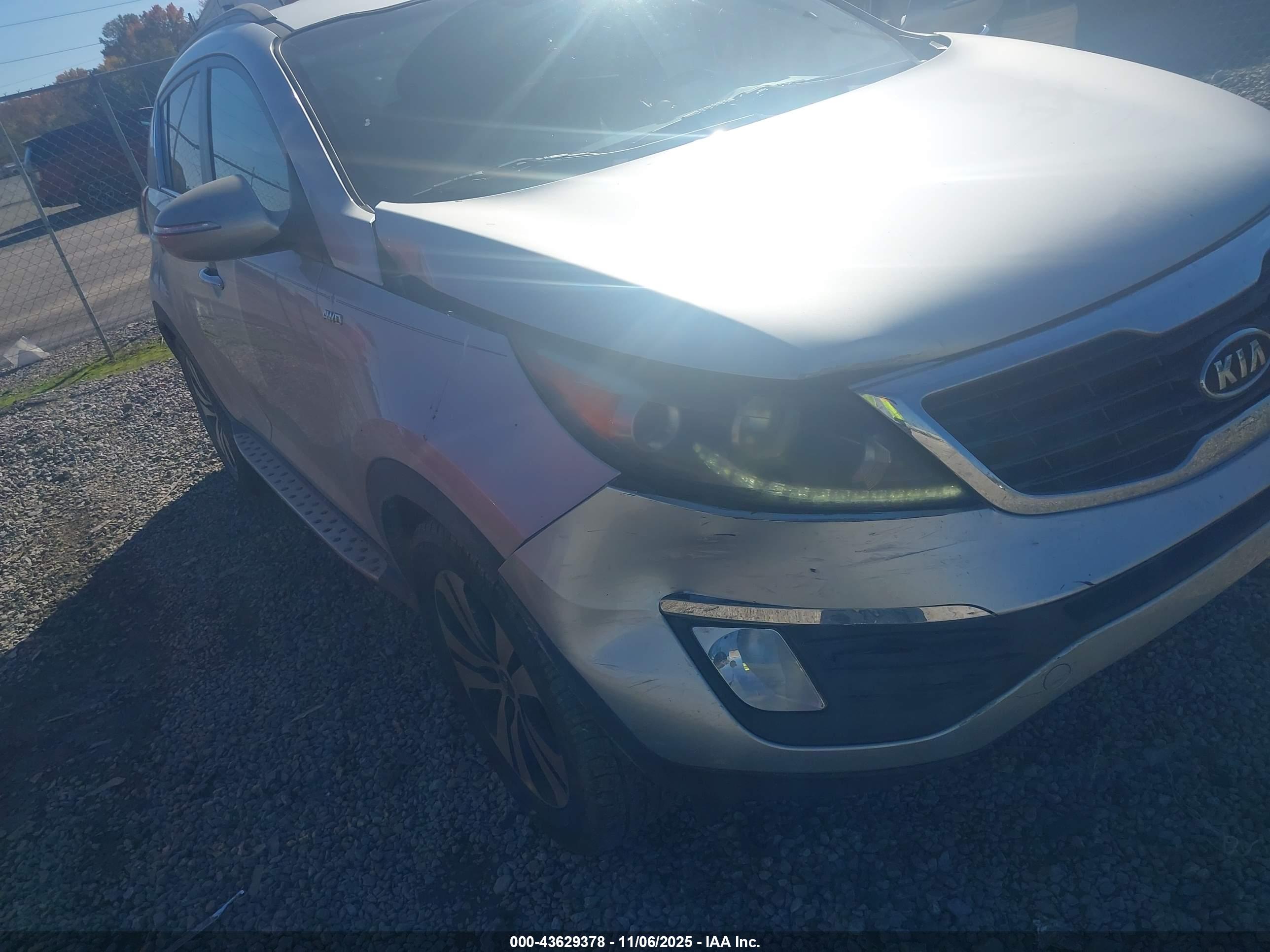 KIA SPORTAGE image 6