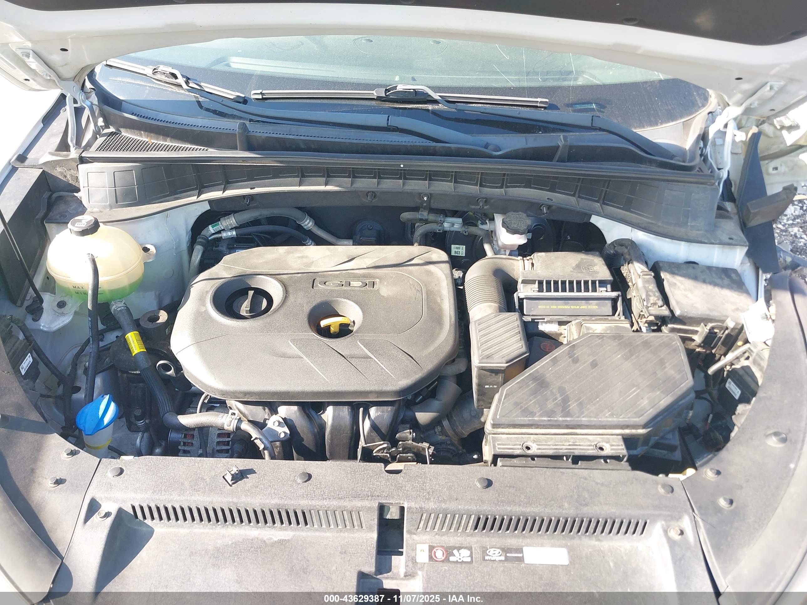 HYUNDAI TUCSON image 10