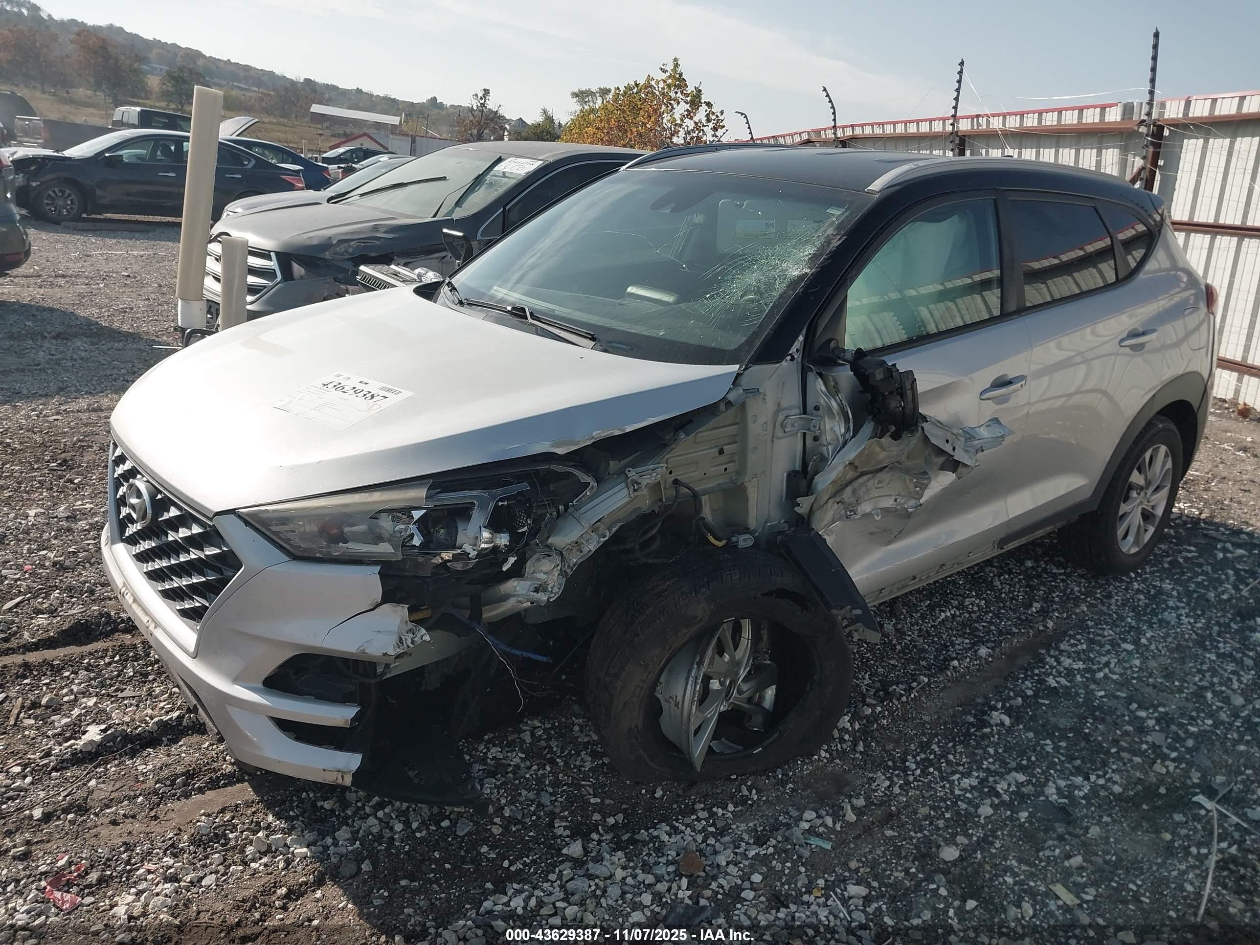 HYUNDAI TUCSON image 2
