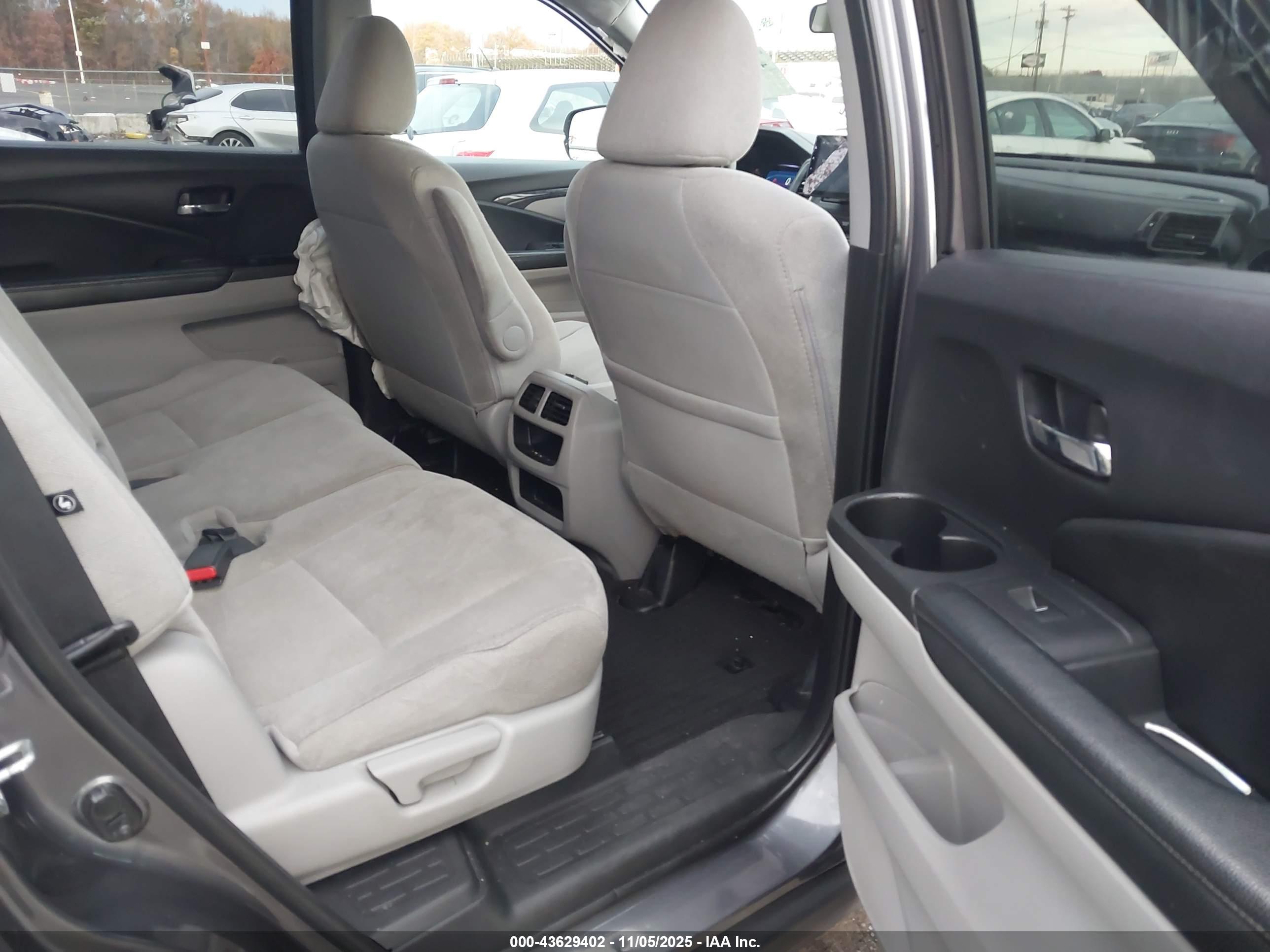 HONDA PILOT image 8