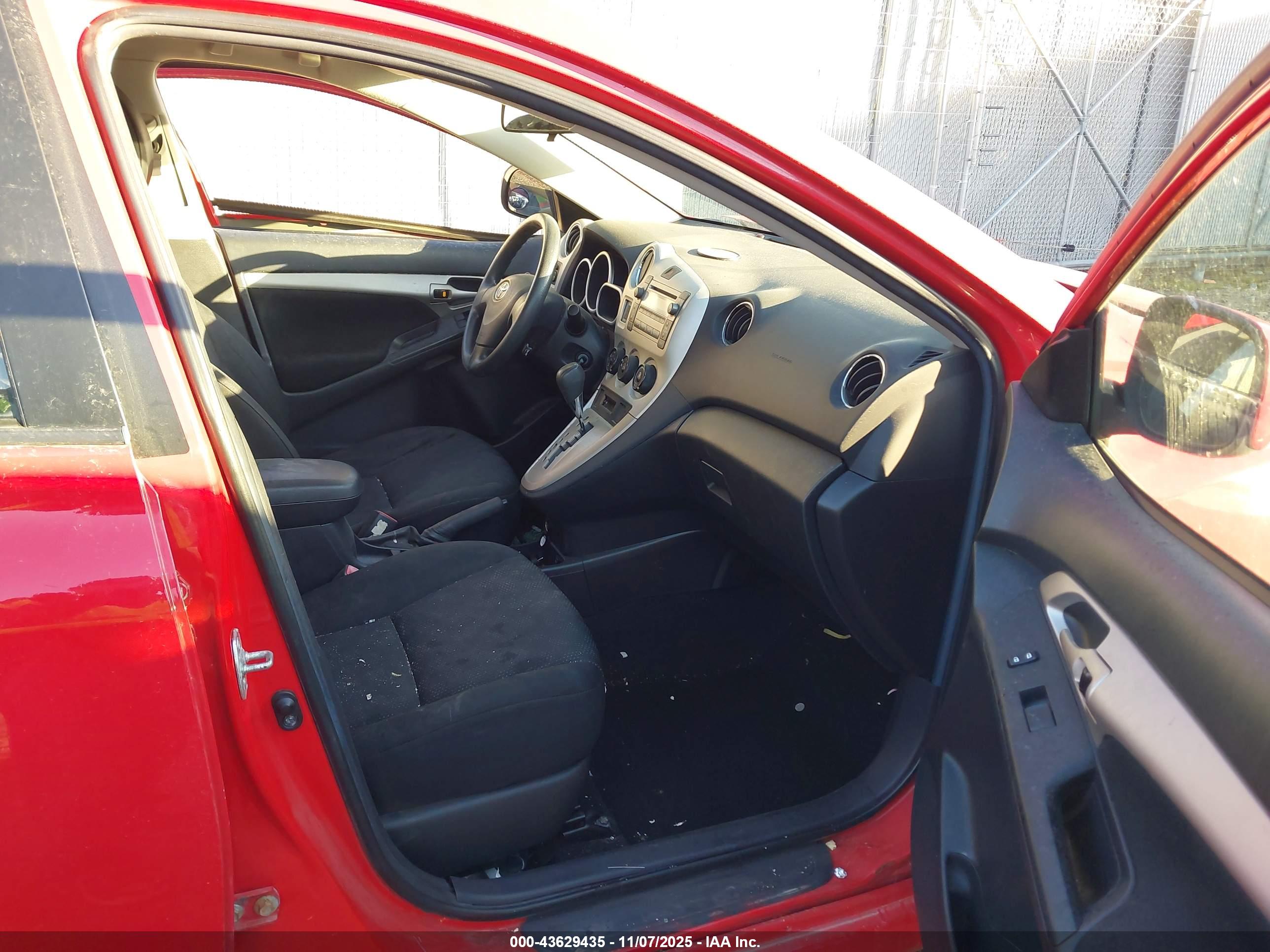 TOYOTA MATRIX image 5