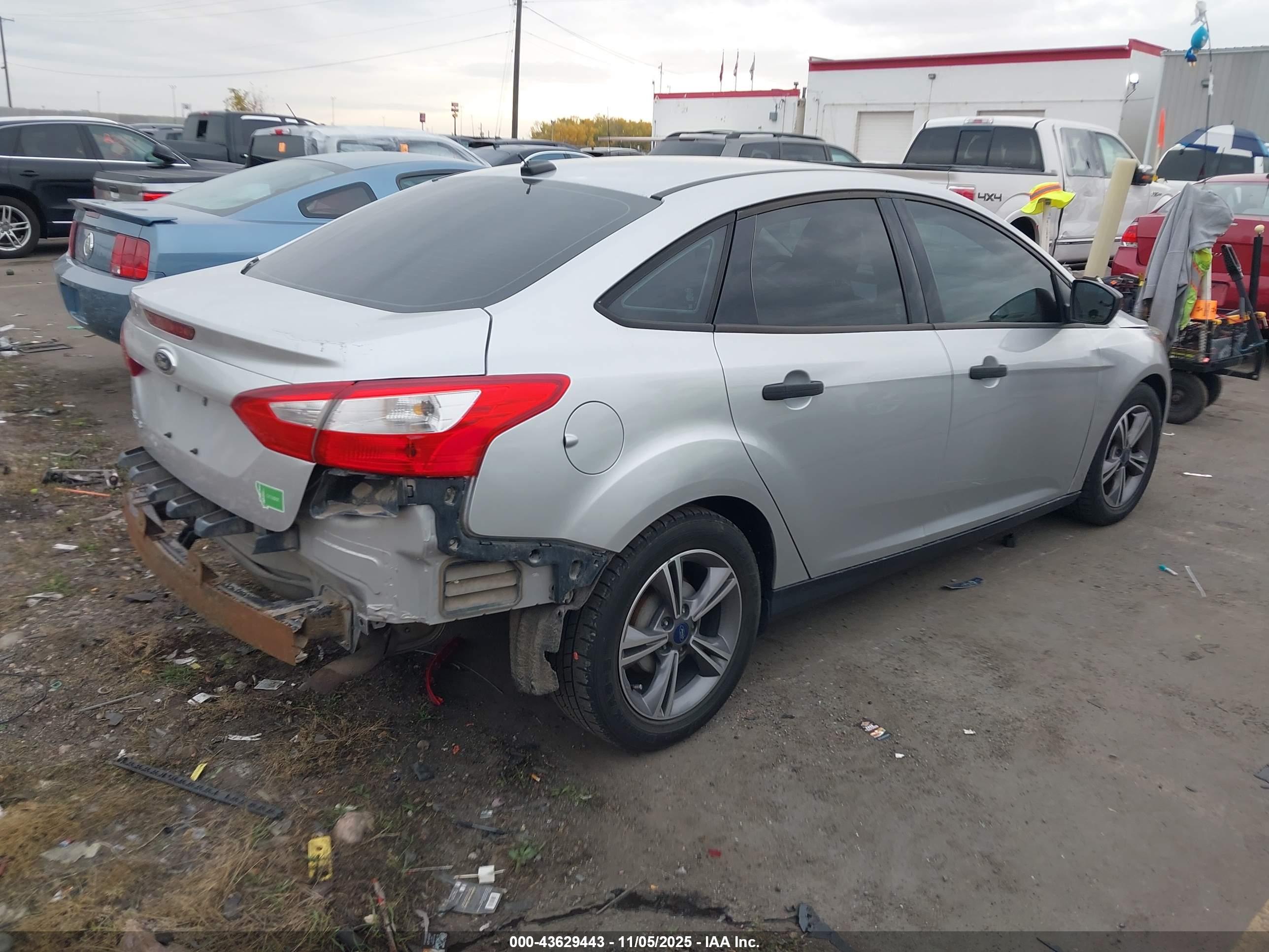 FORD FOCUS image 4