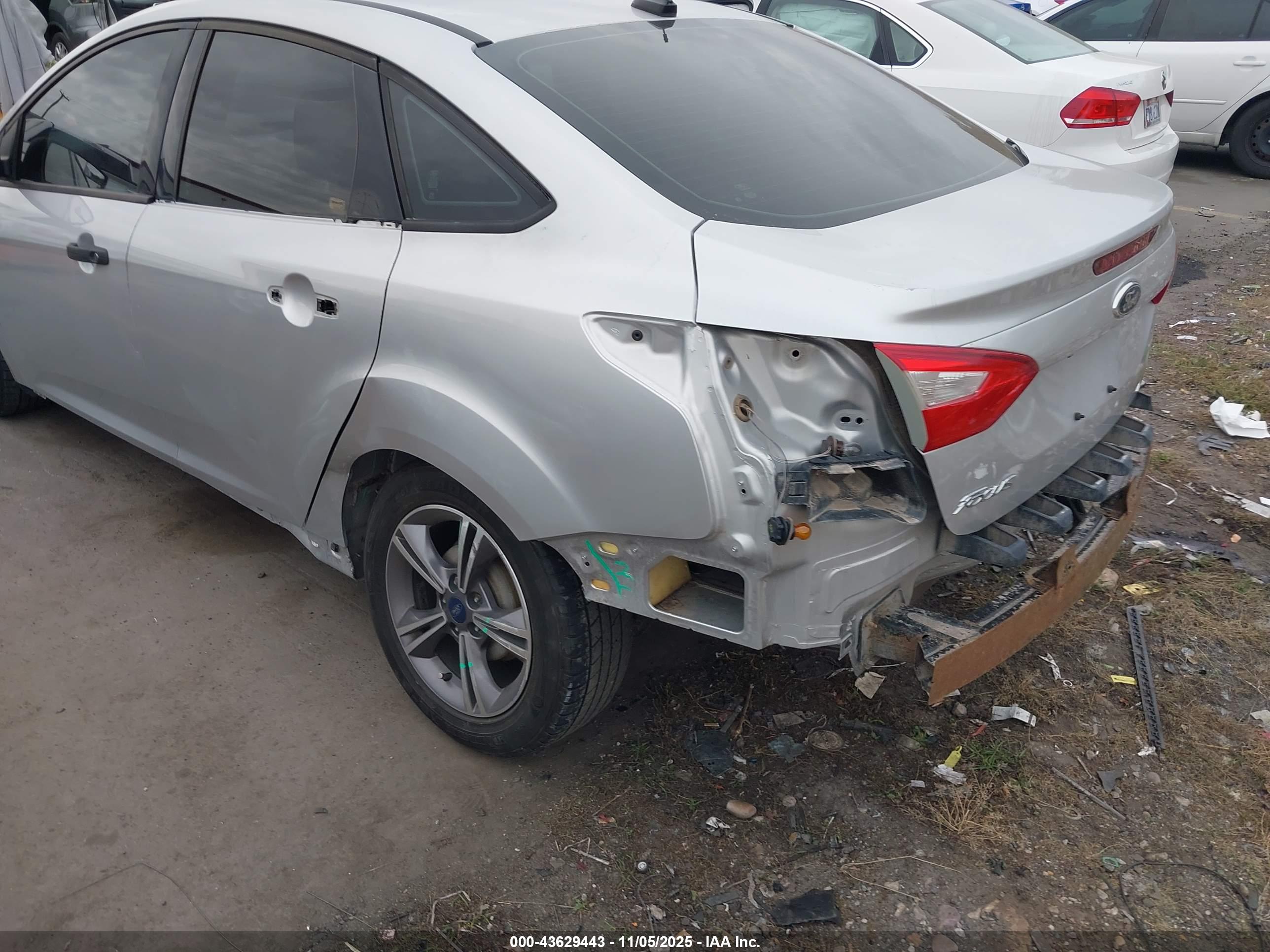 FORD FOCUS image 6