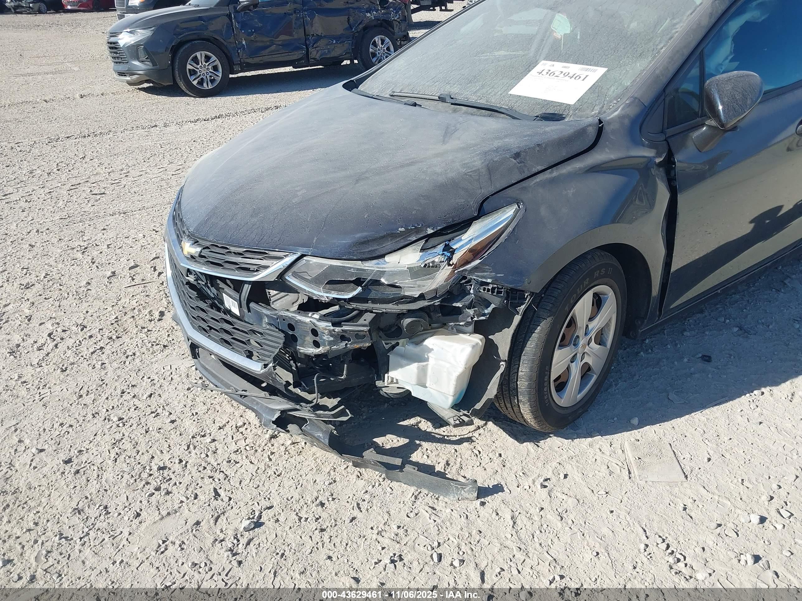 CHEVROLET CRUZE image 6