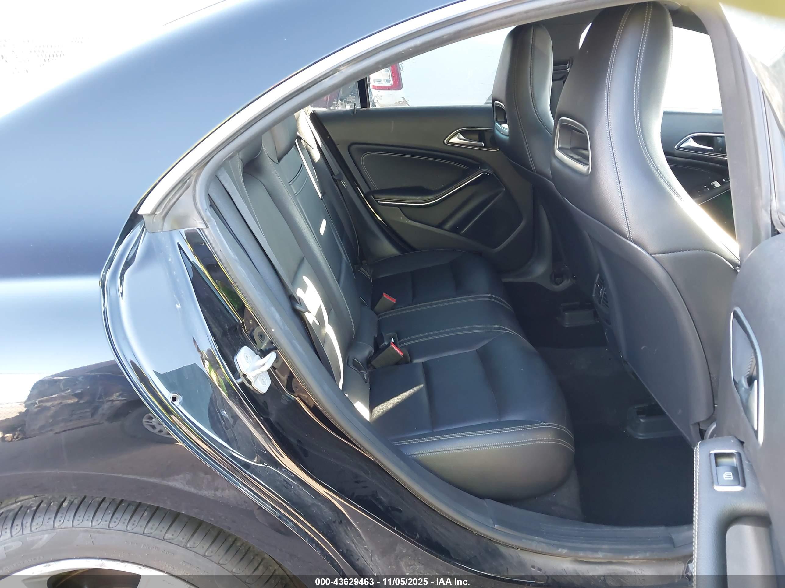MERCEDES-BENZ CLA image 8