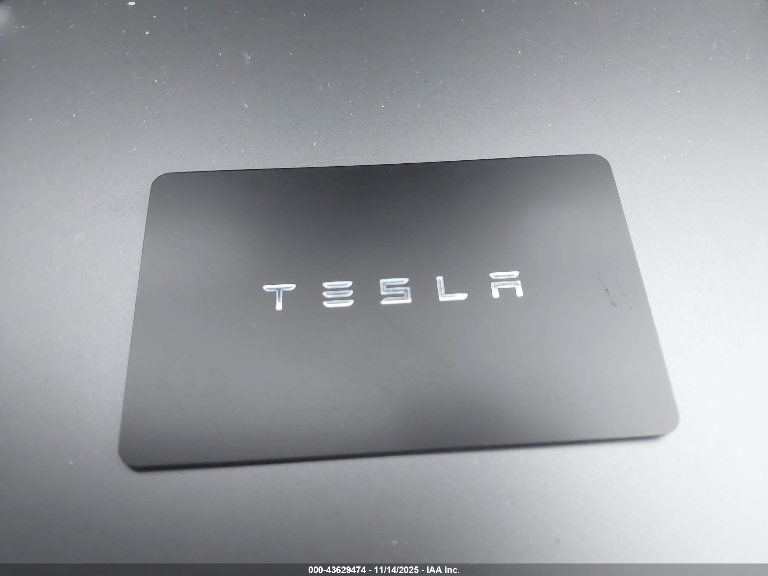 TESLA MODEL image 11