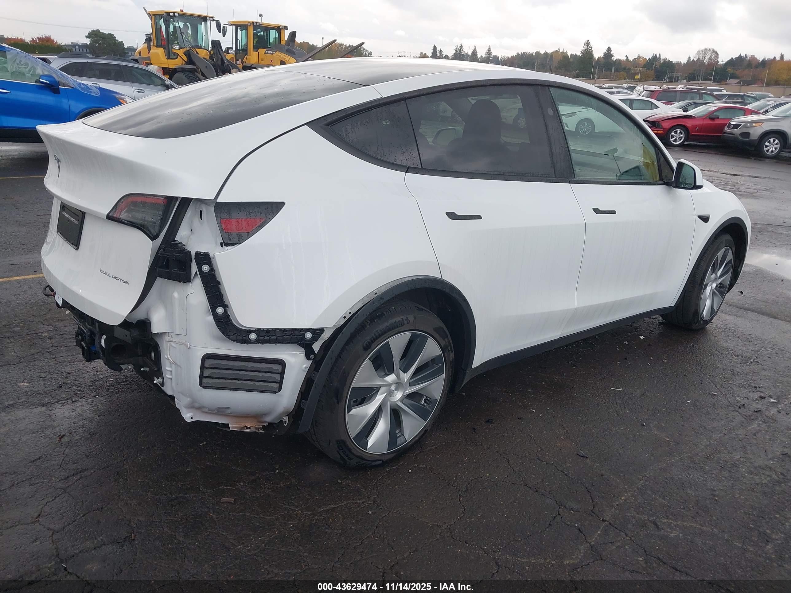 TESLA MODEL image 4