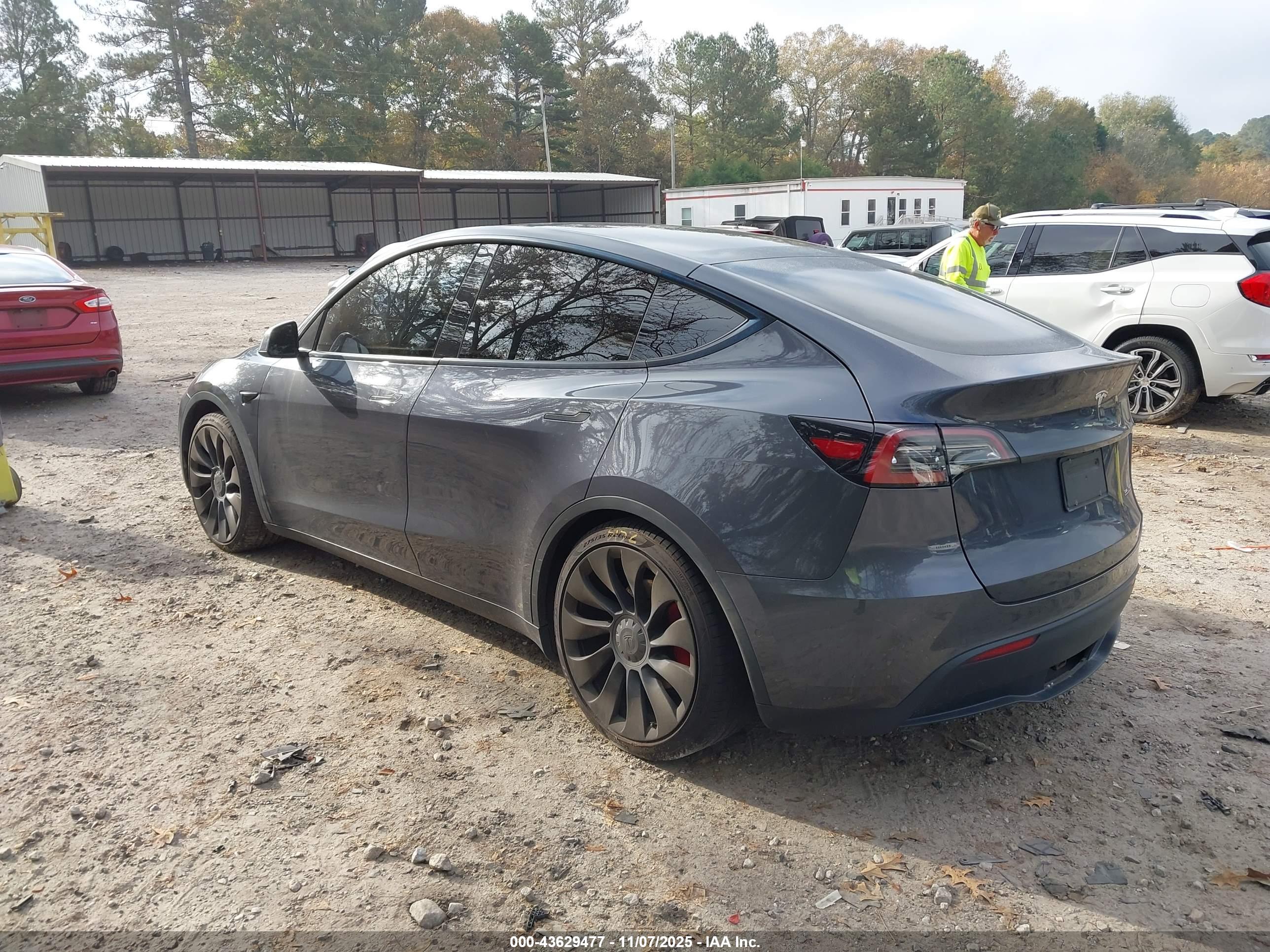 TESLA MODEL image 3