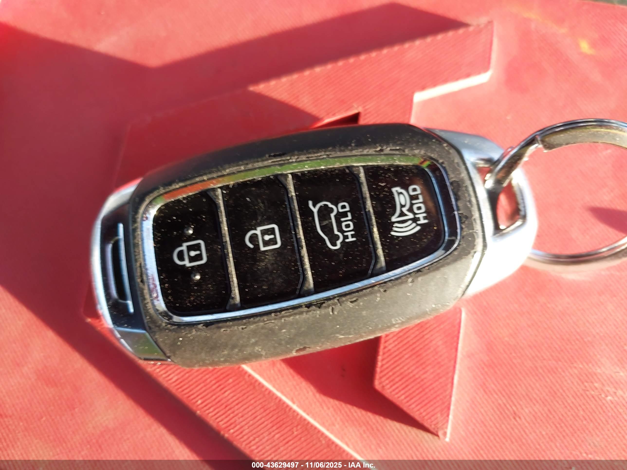 HYUNDAI SANTA image 11