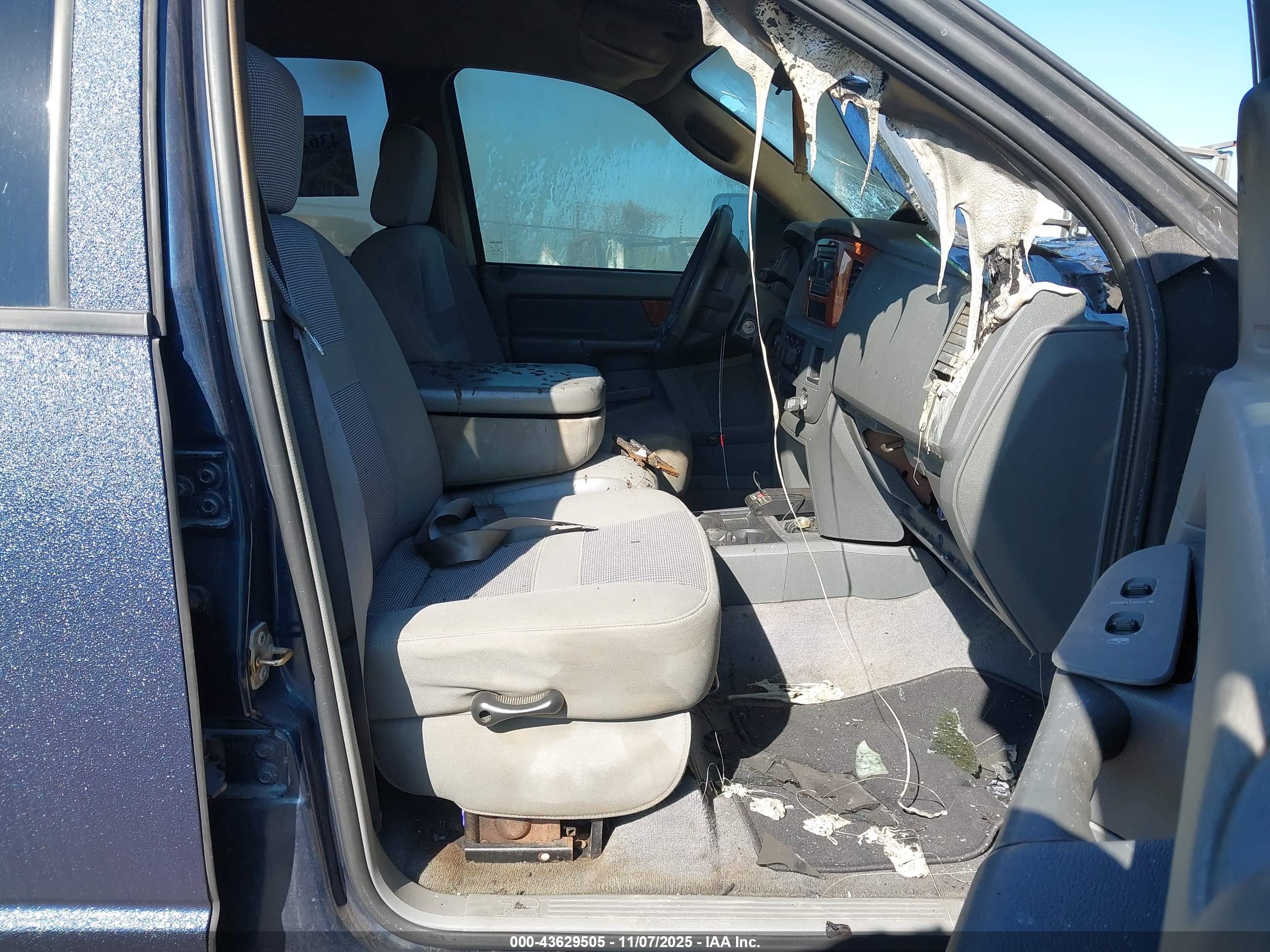DODGE RAM image 5