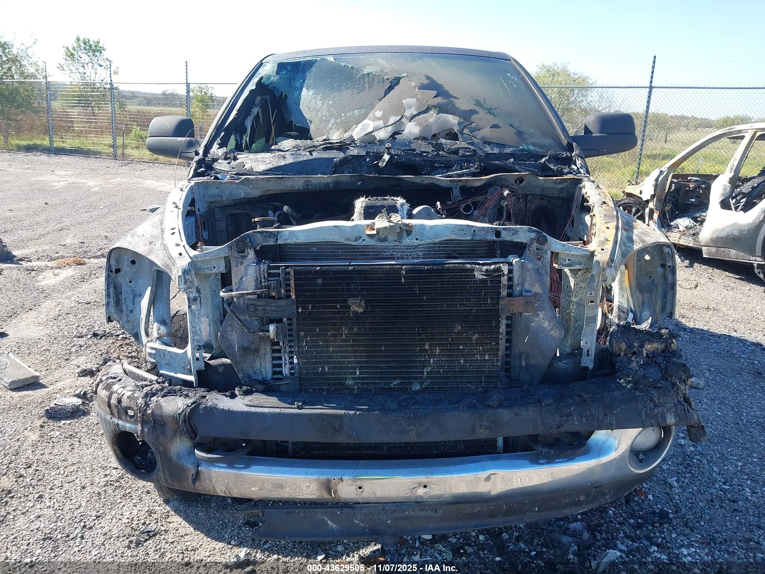 DODGE RAM image 6
