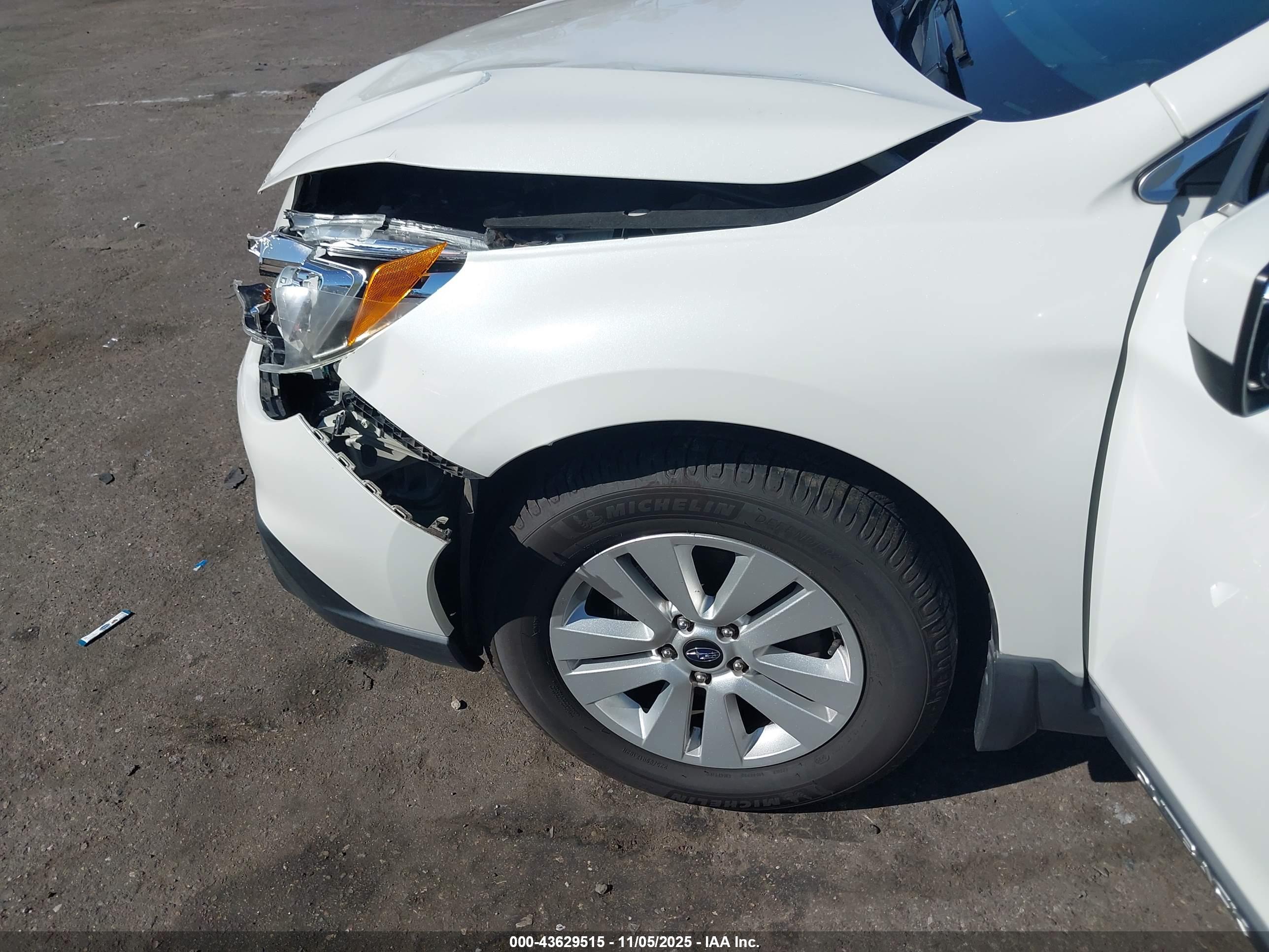 SUBARU OUTBACK image 6