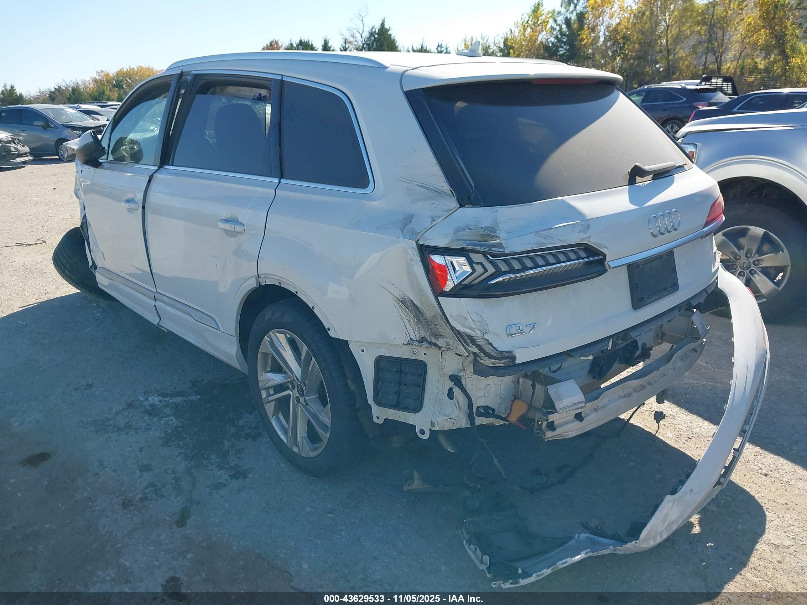 AUDI Q7 image 3