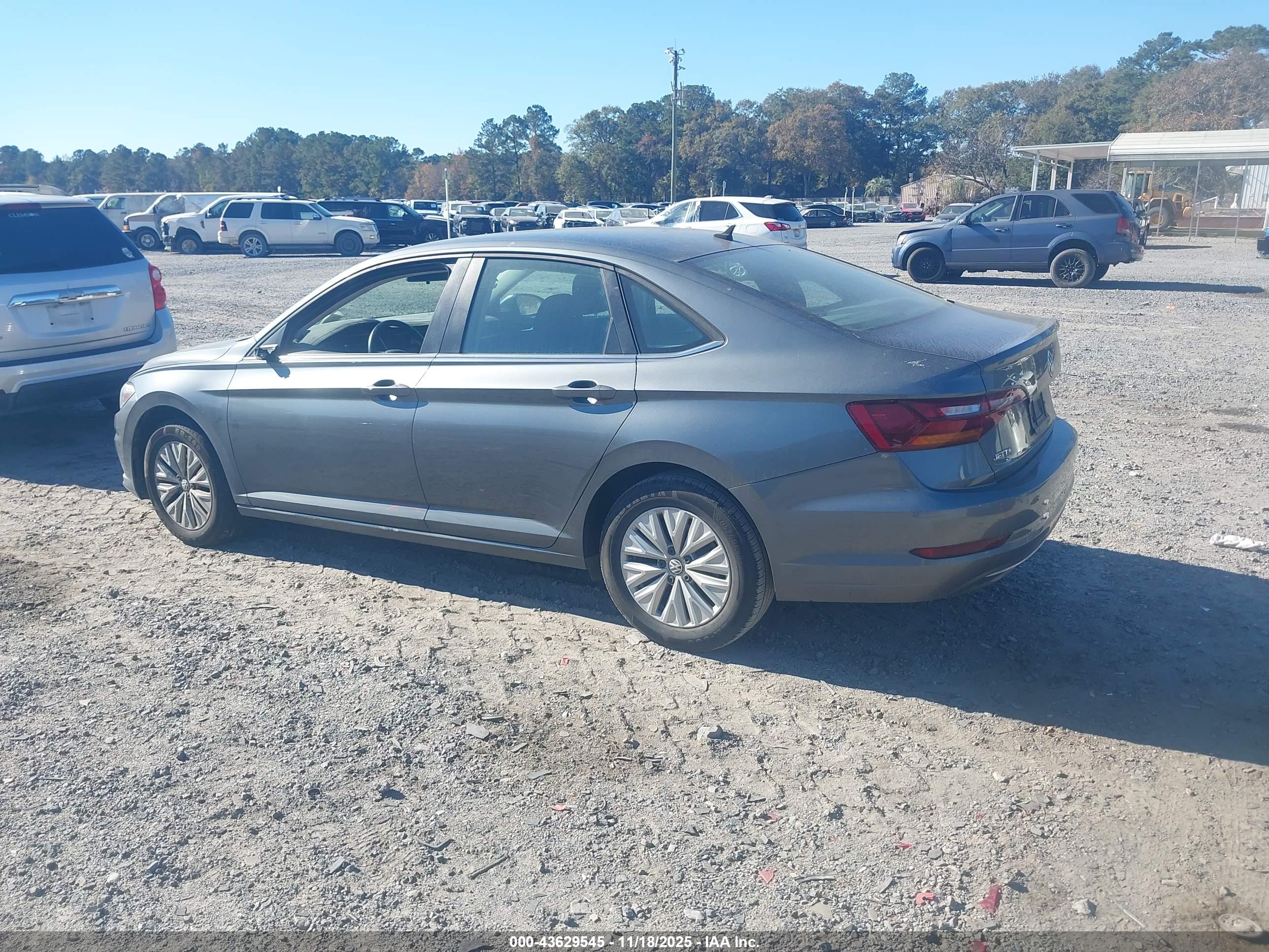 VOLKSWAGEN JETTA image 3