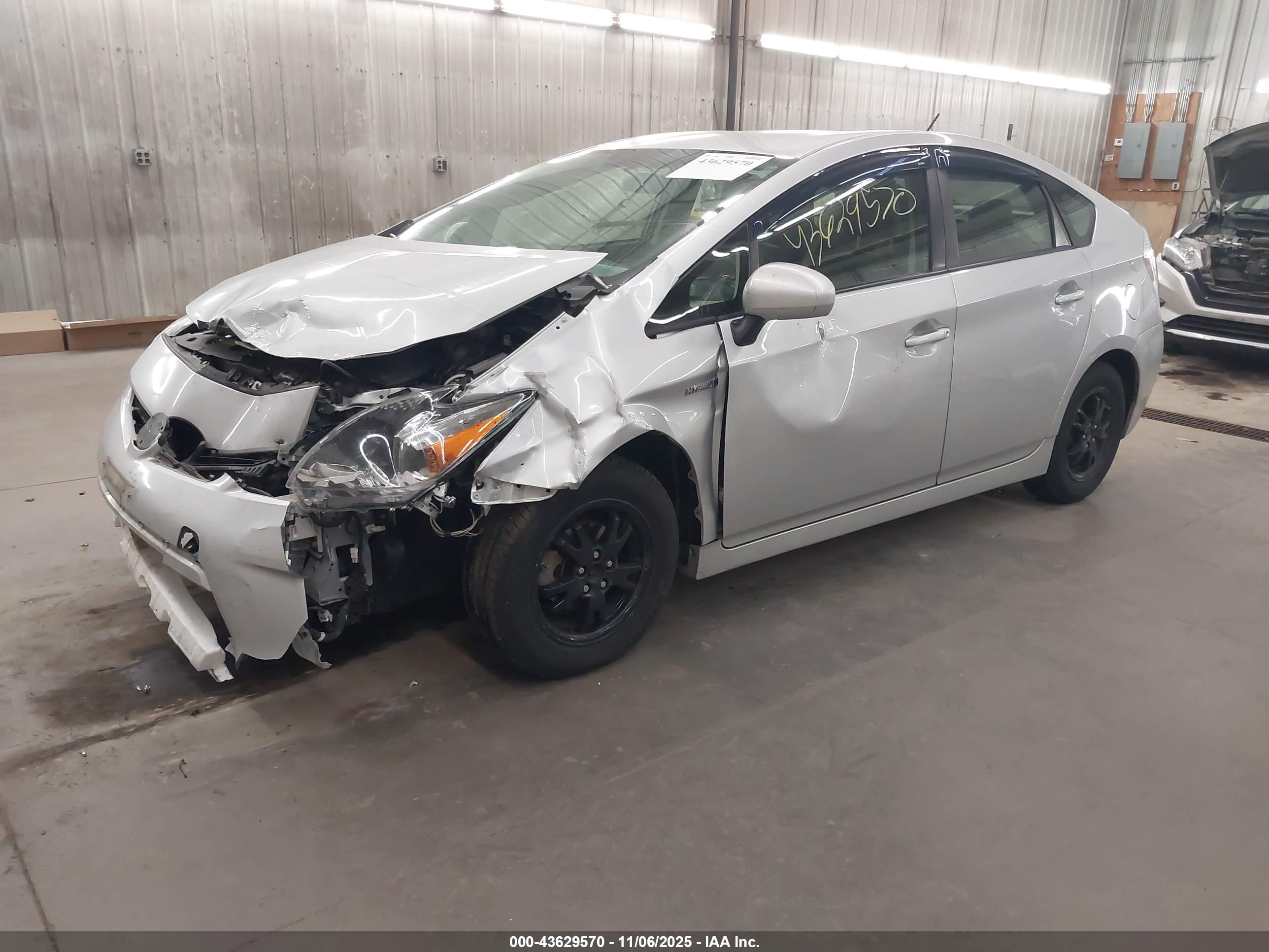 TOYOTA PRIUS image 2