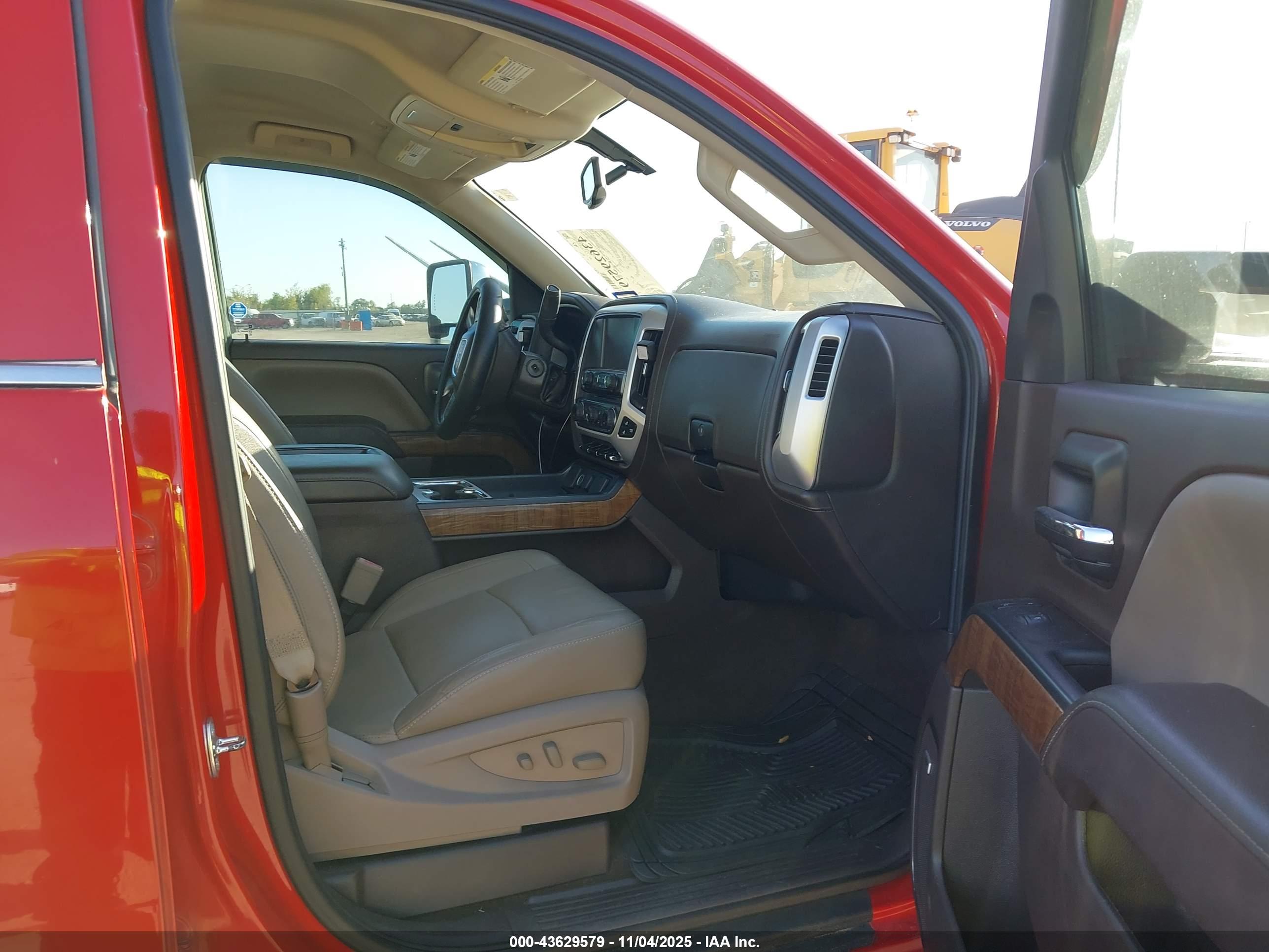 GMC SIERRA image 5