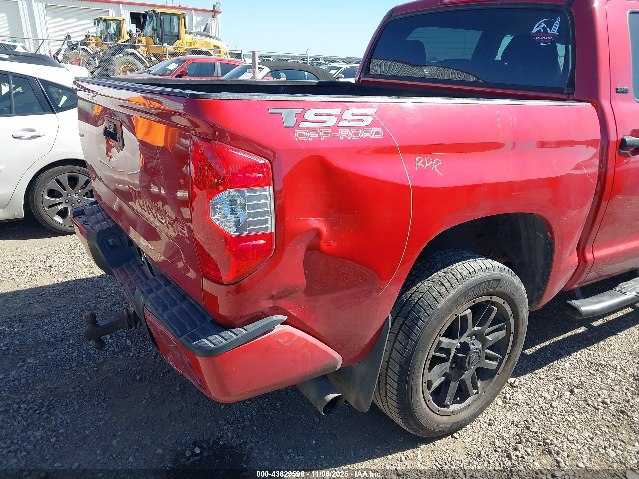 TOYOTA TUNDRA image 6