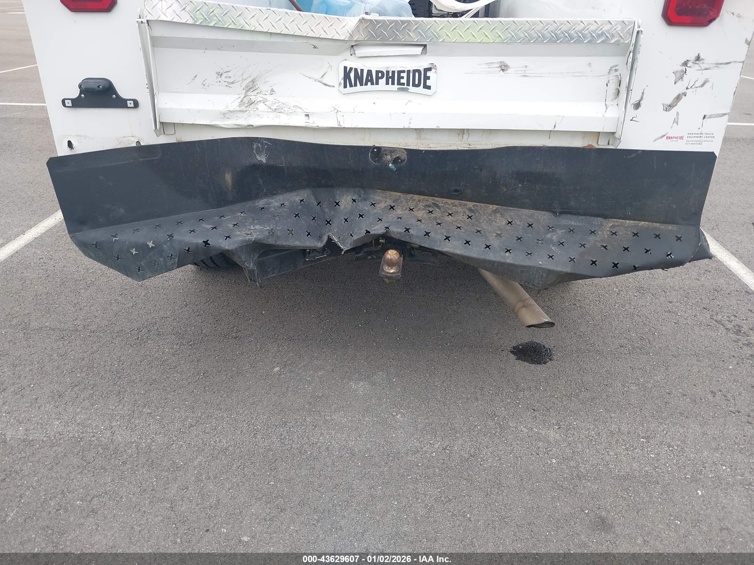 CHEVROLET SILVERADO image 6