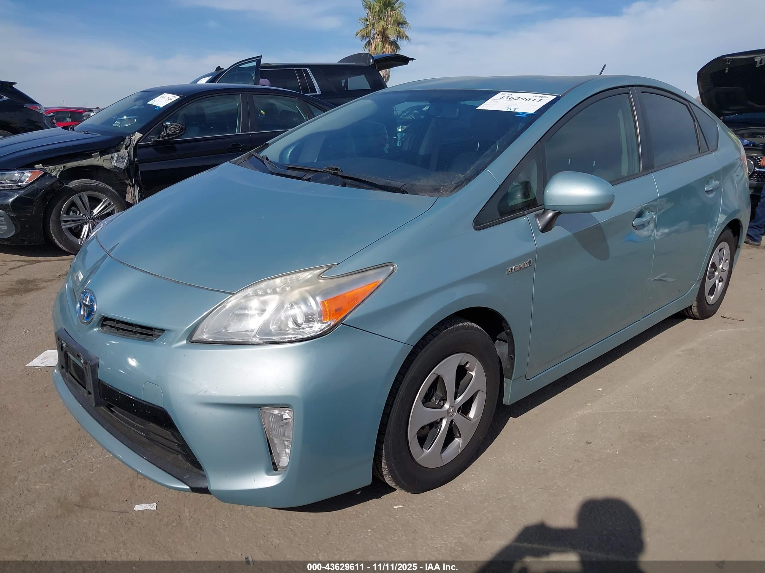 TOYOTA PRIUS image 2