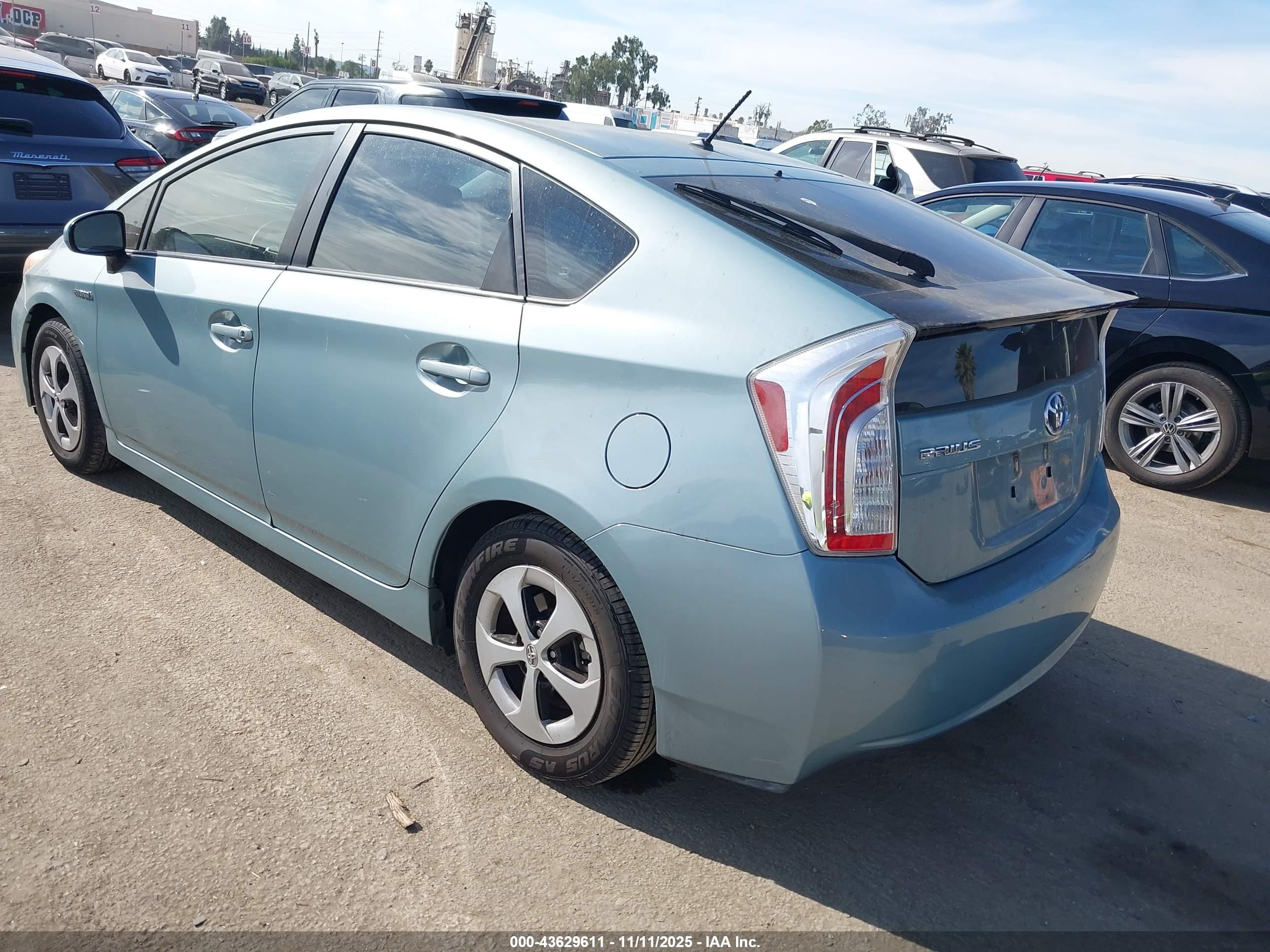TOYOTA PRIUS image 3