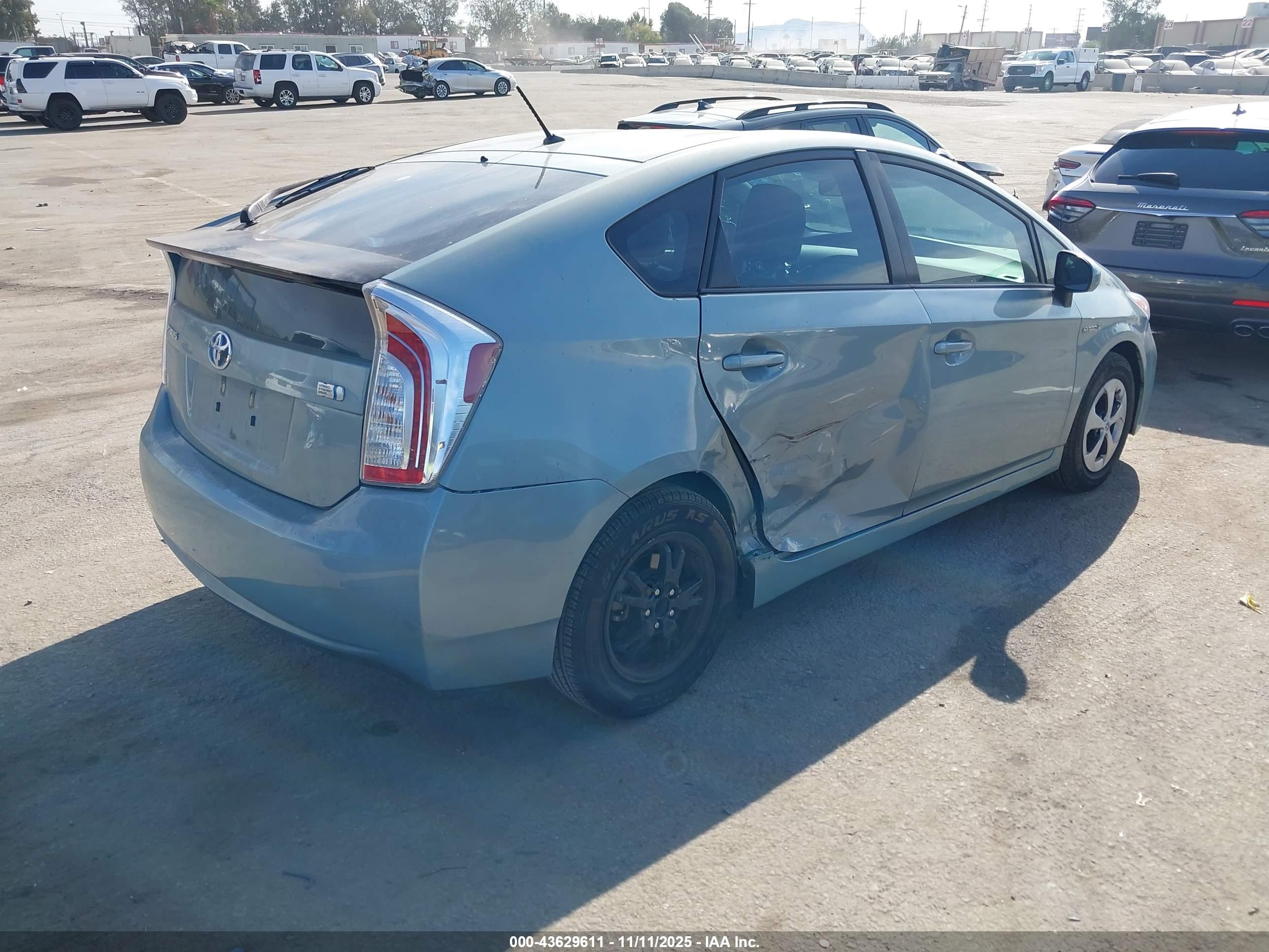 TOYOTA PRIUS image 4