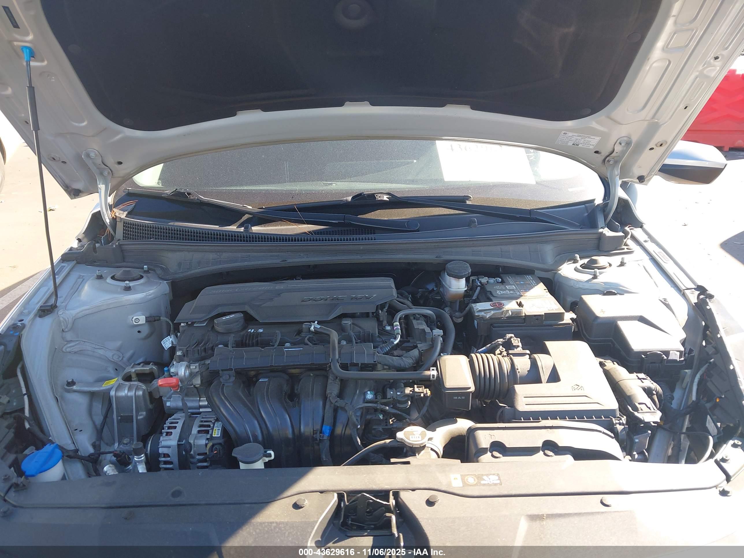 HYUNDAI ELANTRA image 10