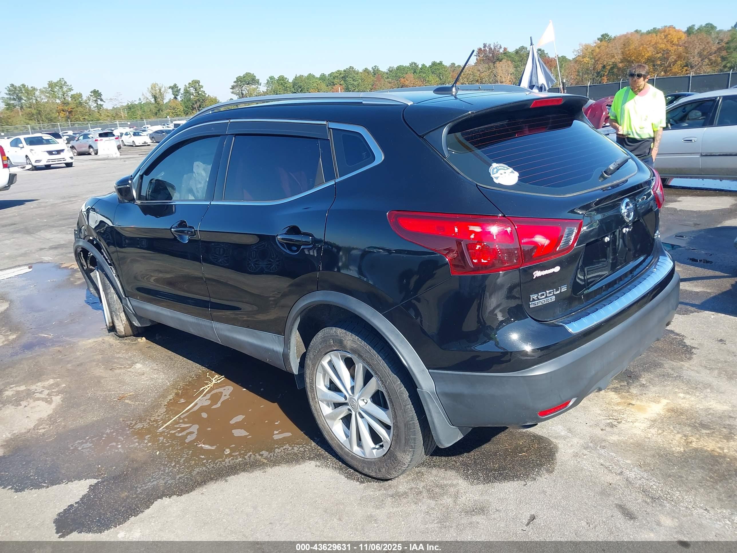 NISSAN ROGUE image 3