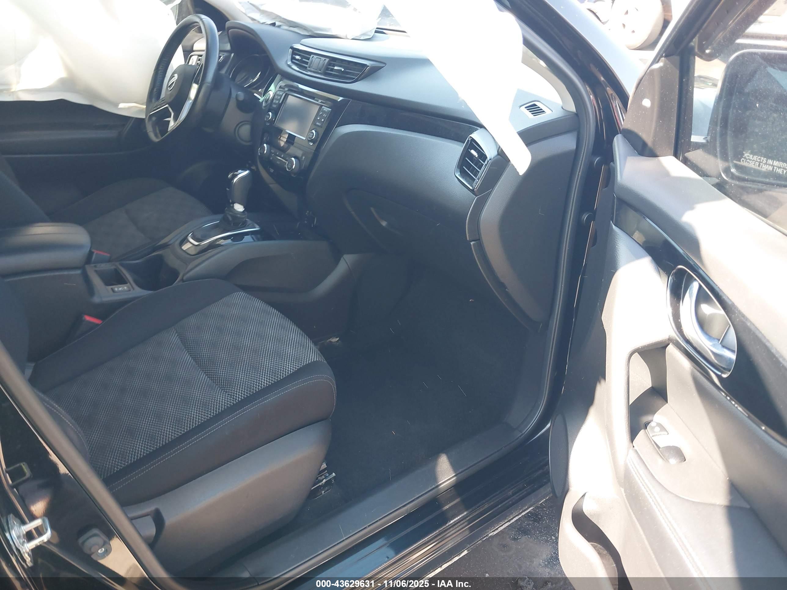 NISSAN ROGUE image 5