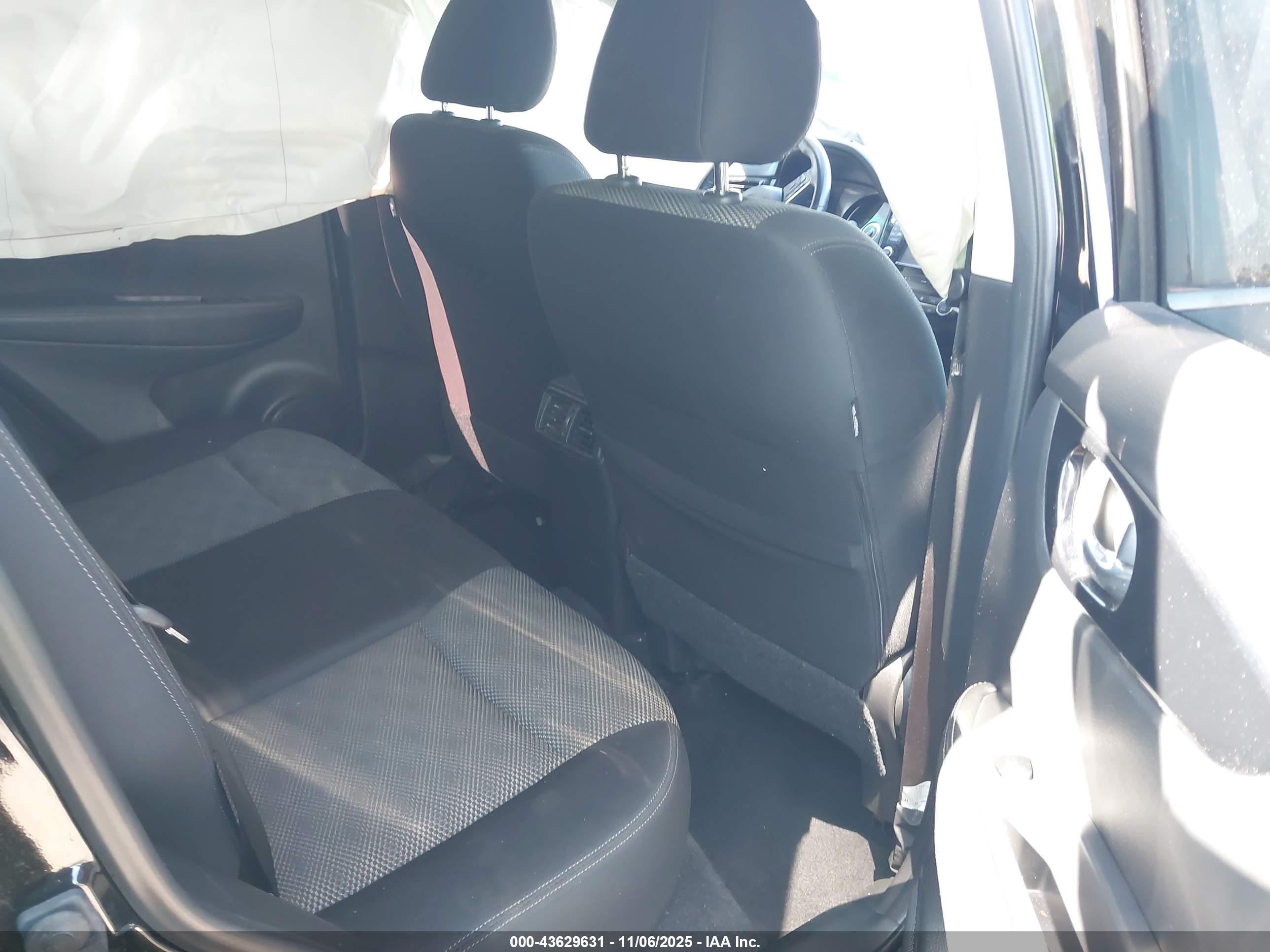NISSAN ROGUE image 8