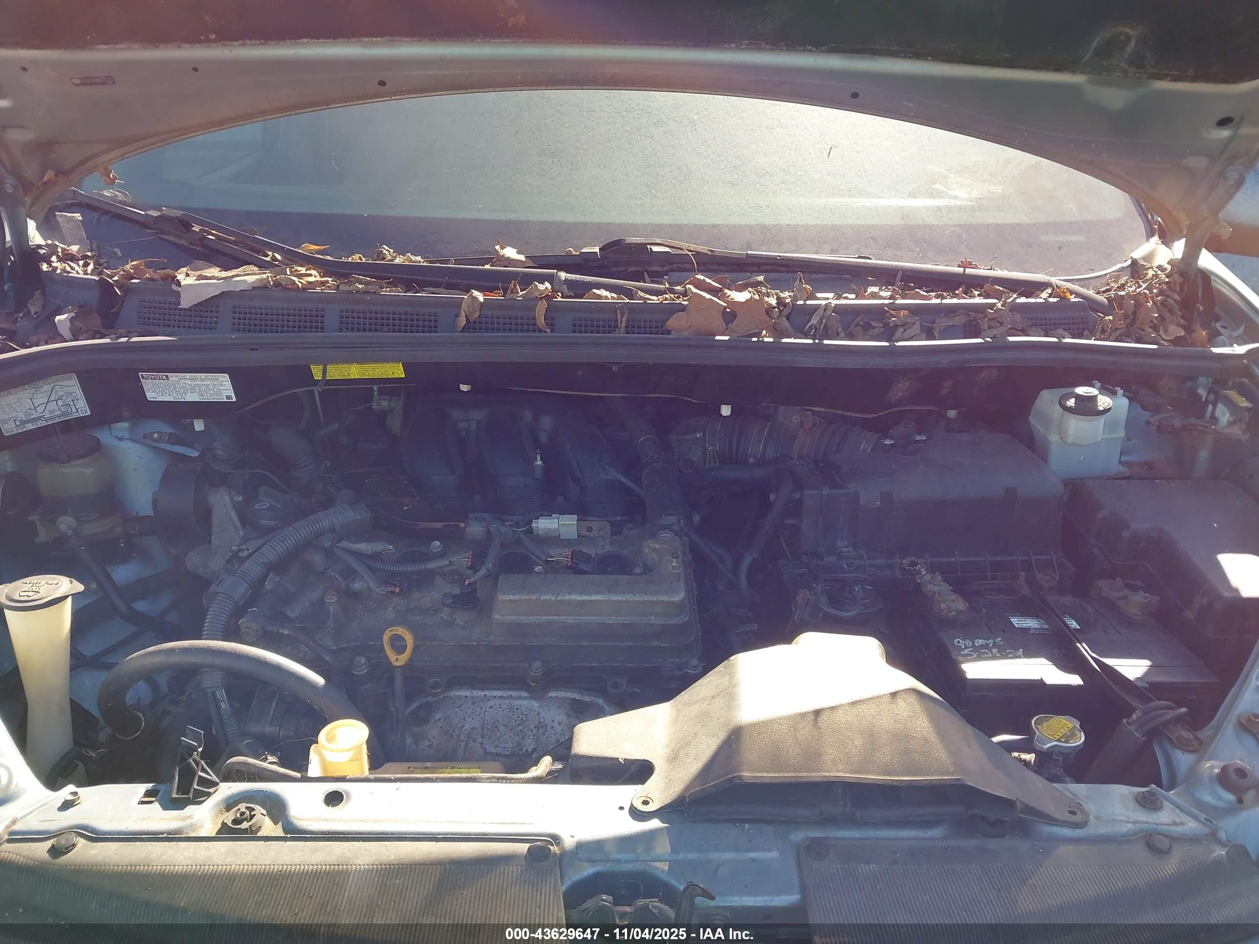 TOYOTA SIENNA image 10