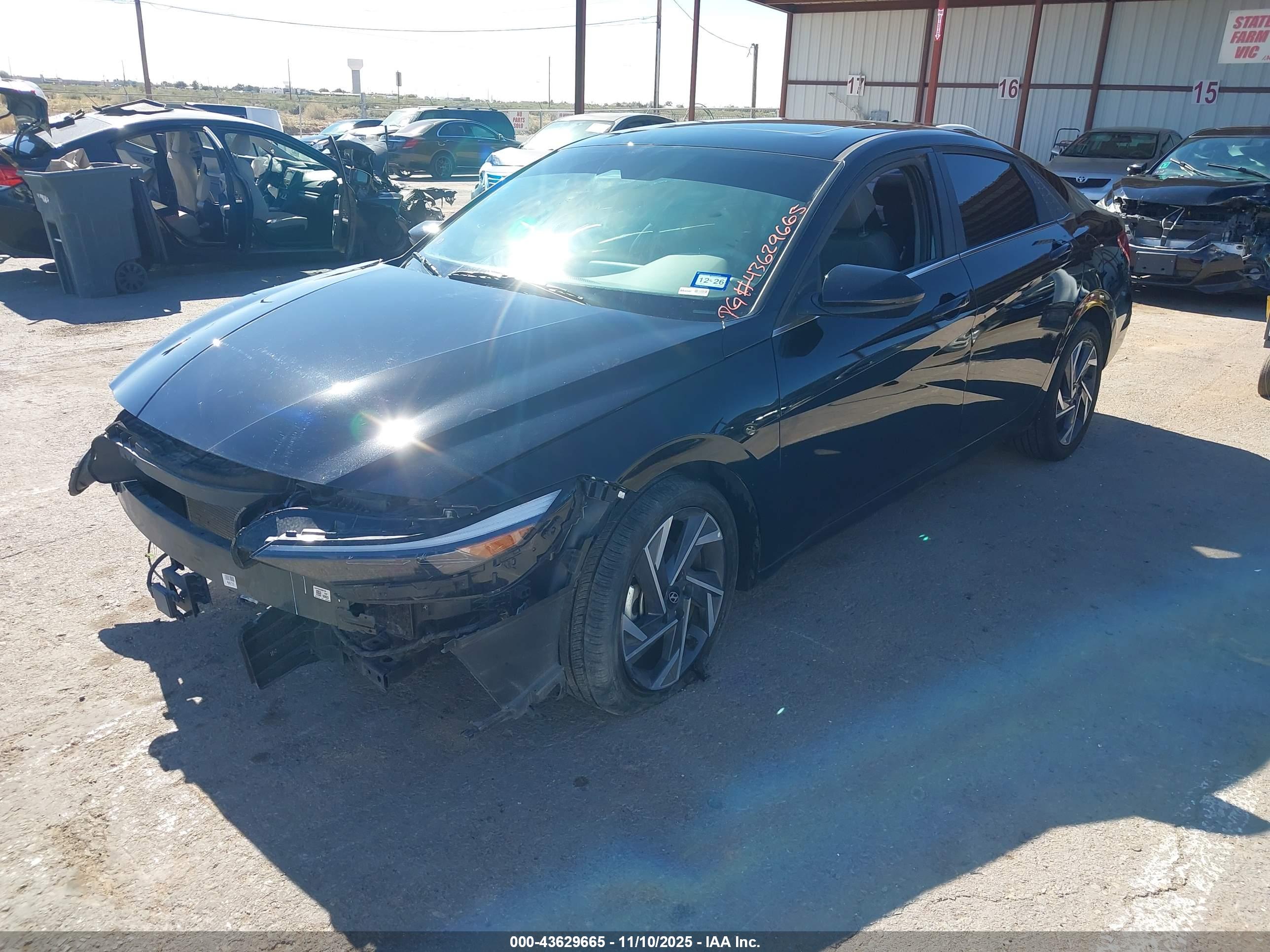 HYUNDAI ELANTRA image 2