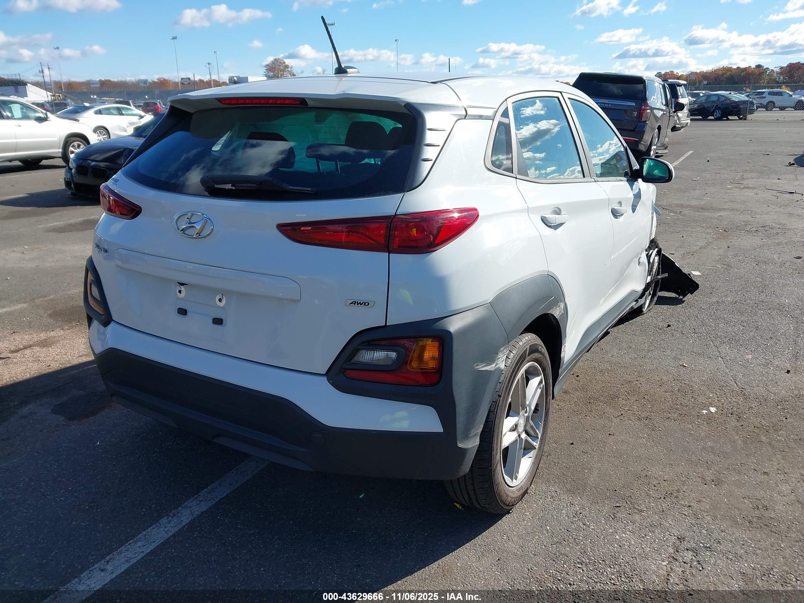 HYUNDAI KONA image 4